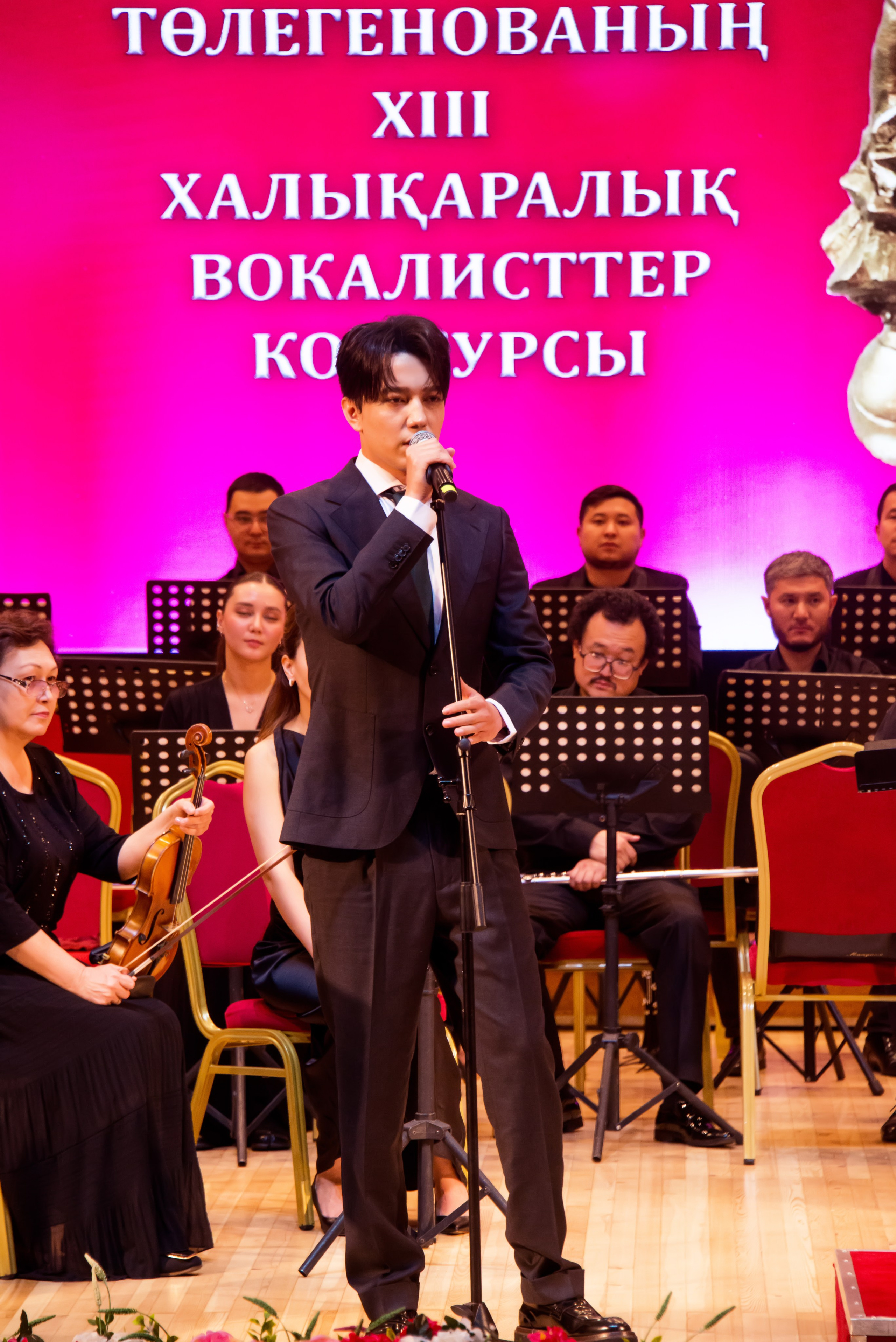 Конкурс вокалистов Бибигуль Тулегеновой (25.09.2025.). Фотосъёмка. Фотограф Сергей Авдеев-семейный и детский фотограф в Алматы