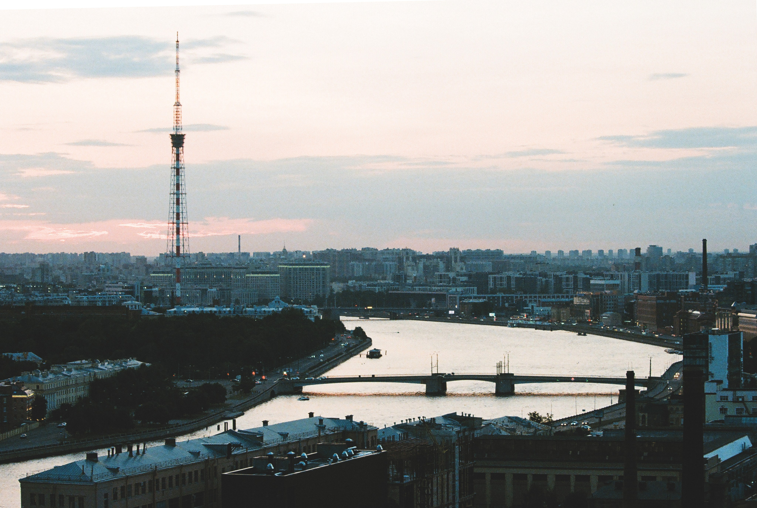 Фотографии цветные. Свадебный и семейный пленочный фотограф в Петербурге Истомина Ирина