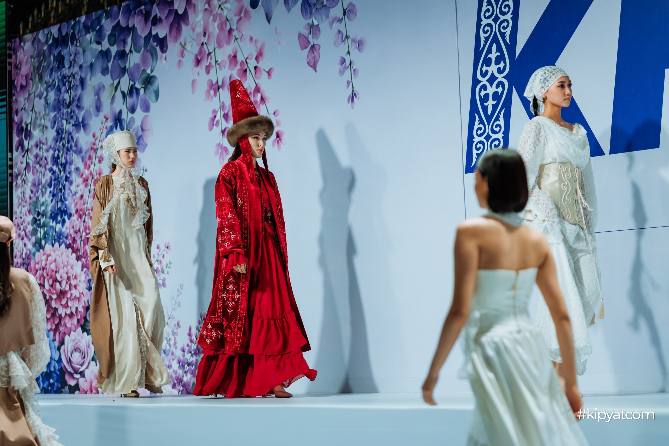 KAZAKHSTAN FASHION WEEK SHYMKENT 11 SEASON. Кипятком Шымкент