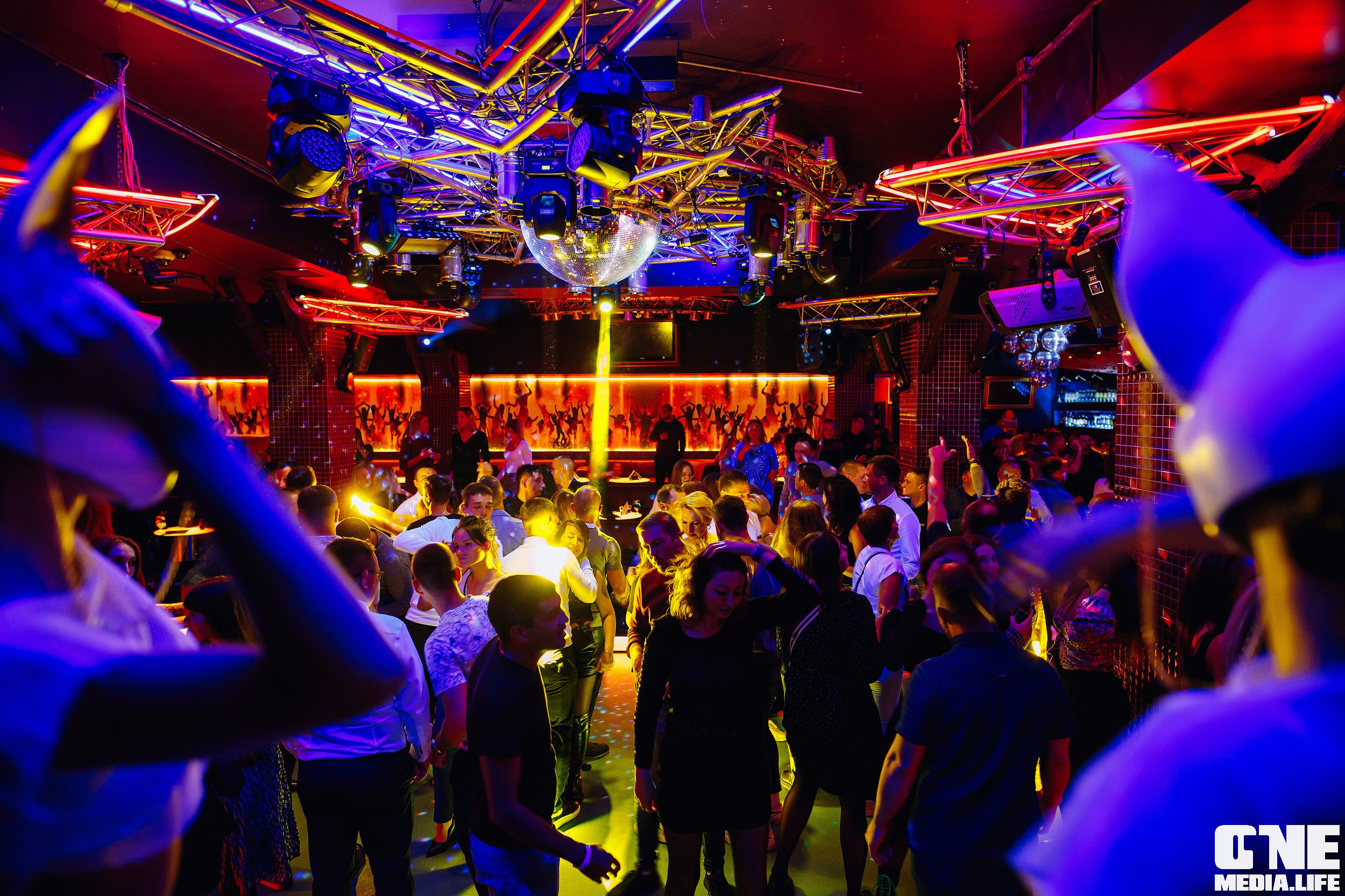 Фоторепортаж из ночного клуба Планета. One Media Life: фоторепортажи, фотоотчеты с мероприятий и заведений