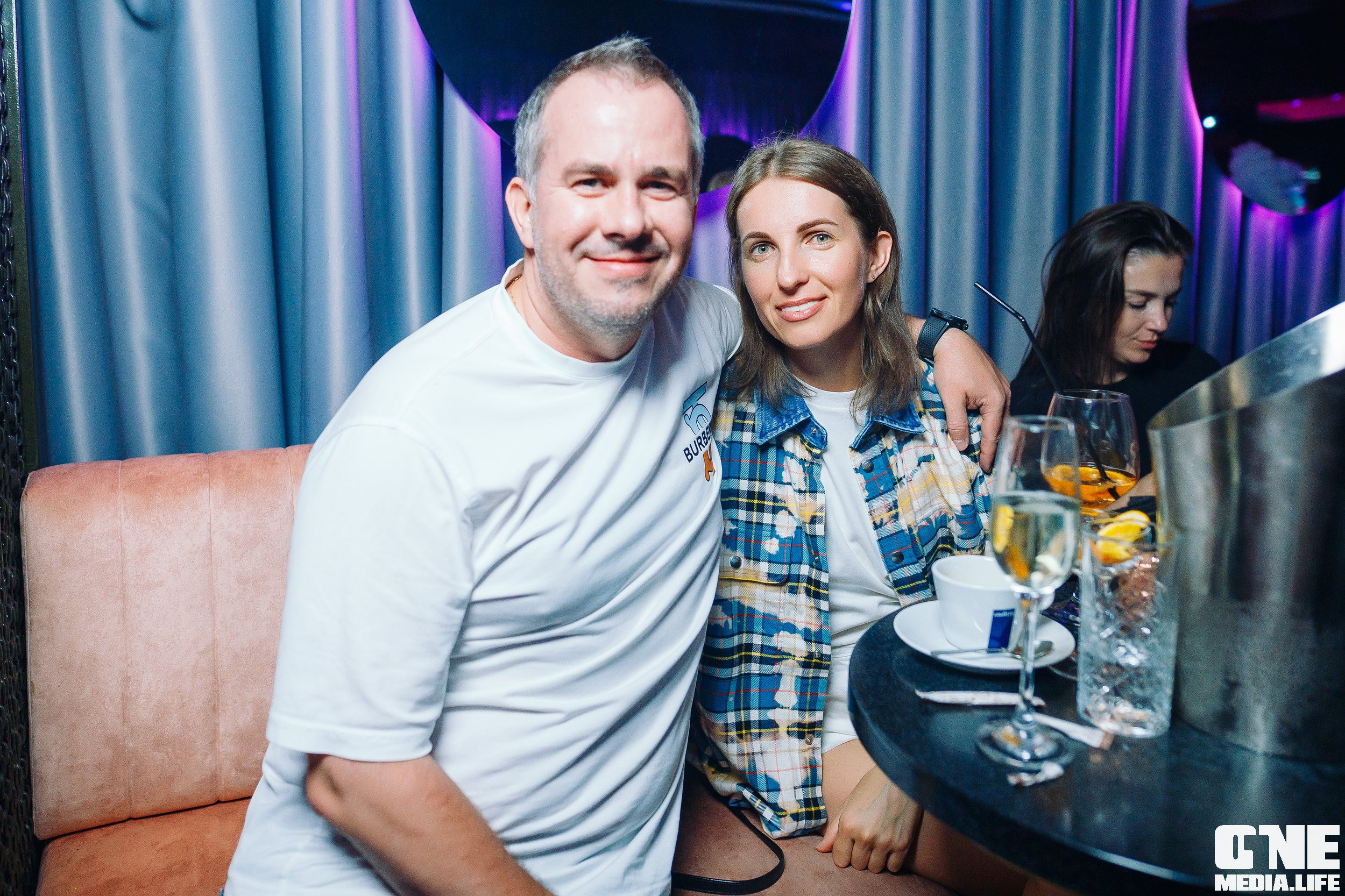 Фоторепортаж из Mirage Disco Bar. One Media Life: фоторепортажи, фотоотчеты с мероприятий и заведений