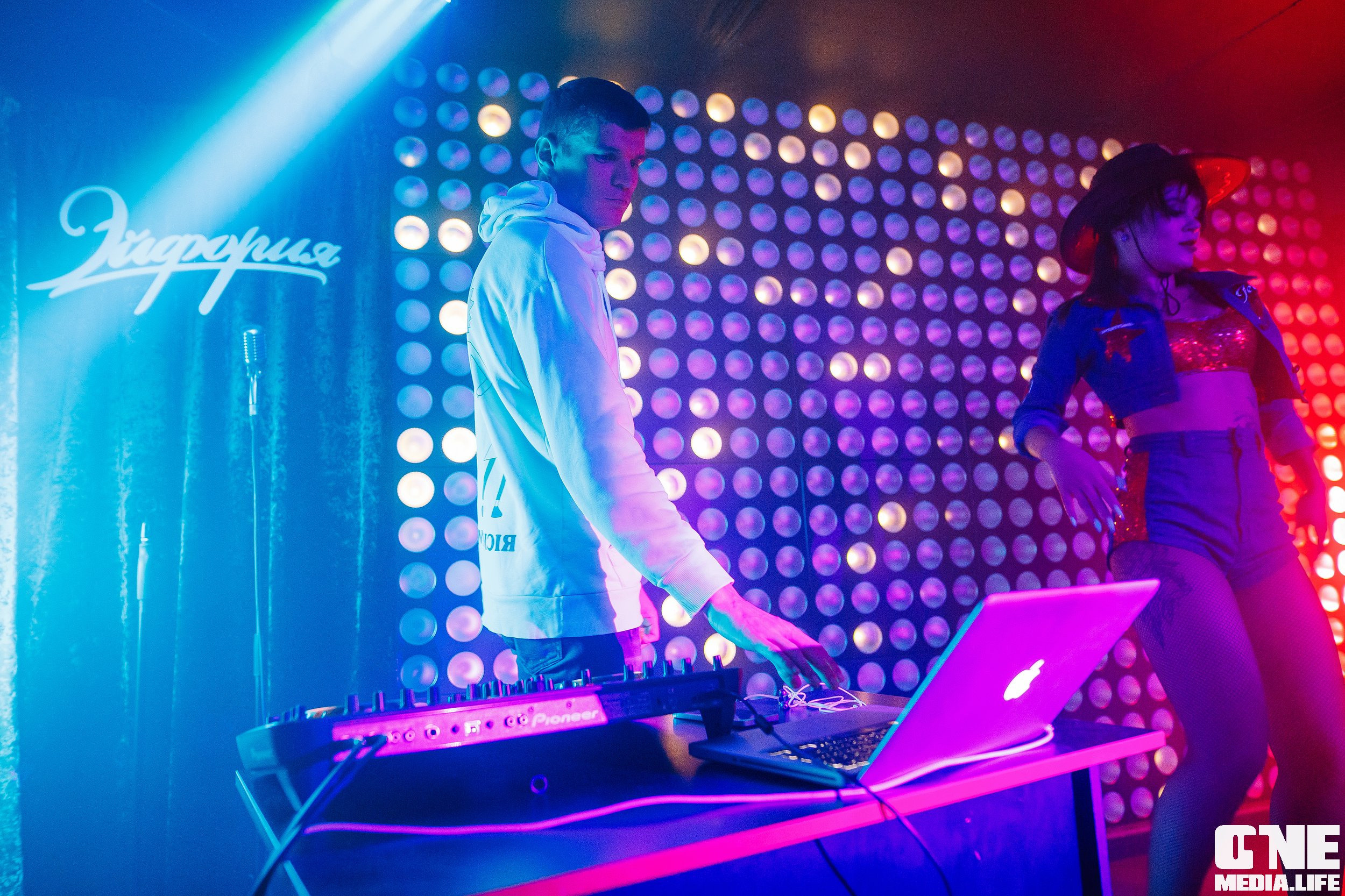 Фоторепортаж из караоке-клуба Эйфория. One Media Life: фоторепортажи, фотоотчеты с мероприятий и заведений