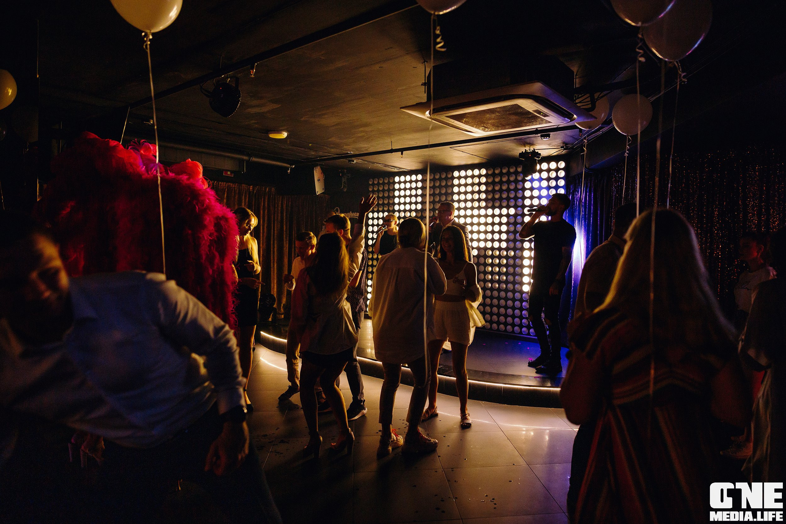 Фоторепортаж из караоке-клуба Эйфория. One Media Life: фоторепортажи, фотоотчеты с мероприятий и заведений