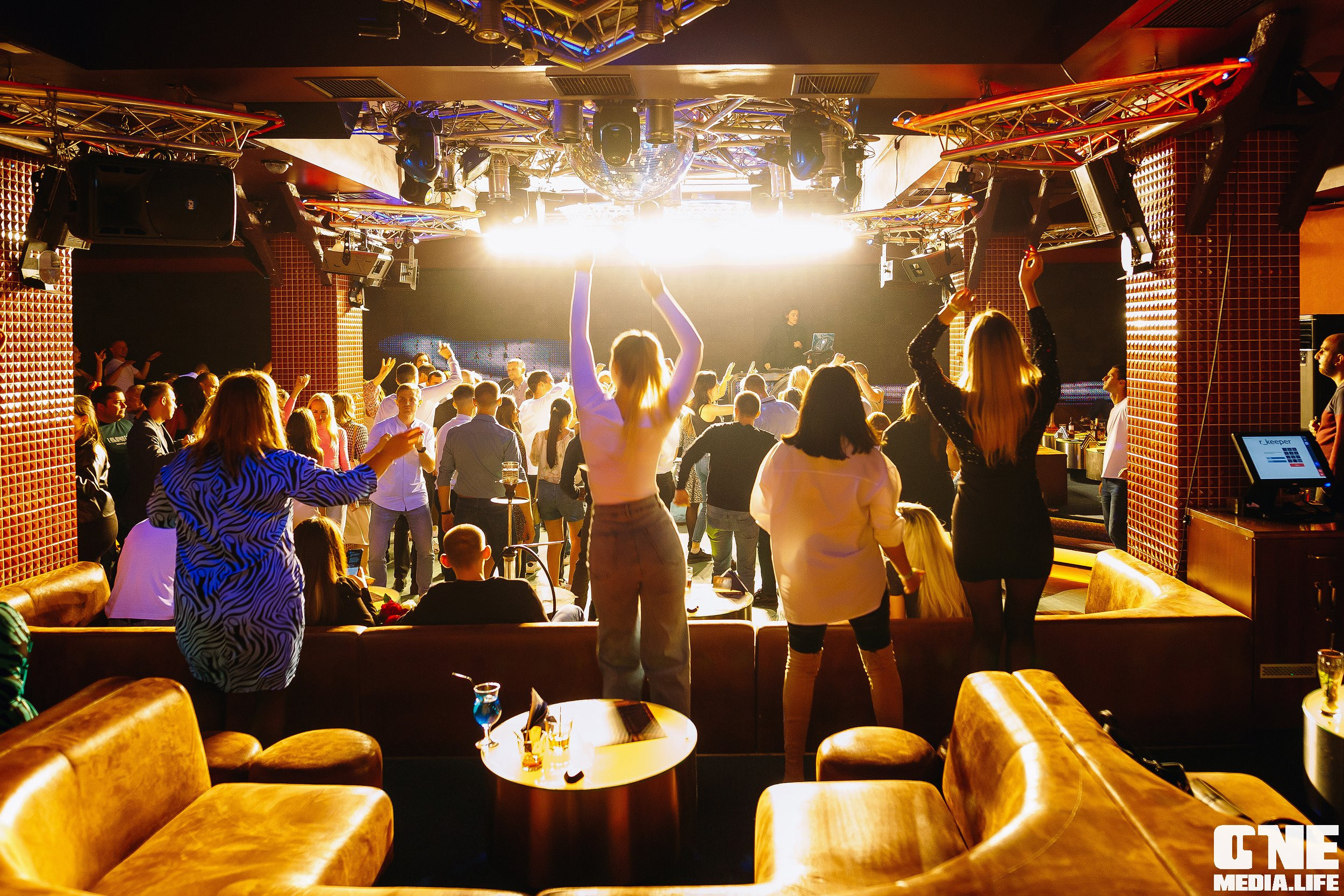 Фоторепортаж из ночного клуба Планета. One Media Life: фоторепортажи, фотоотчеты с мероприятий и заведений
