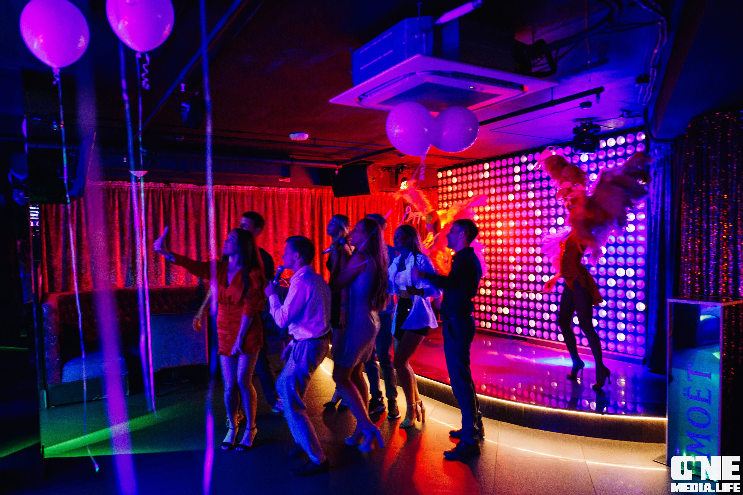 Фоторепортаж из караоке-клуба Эйфория. One Media Life: фоторепортажи, фотоотчеты с мероприятий и заведений