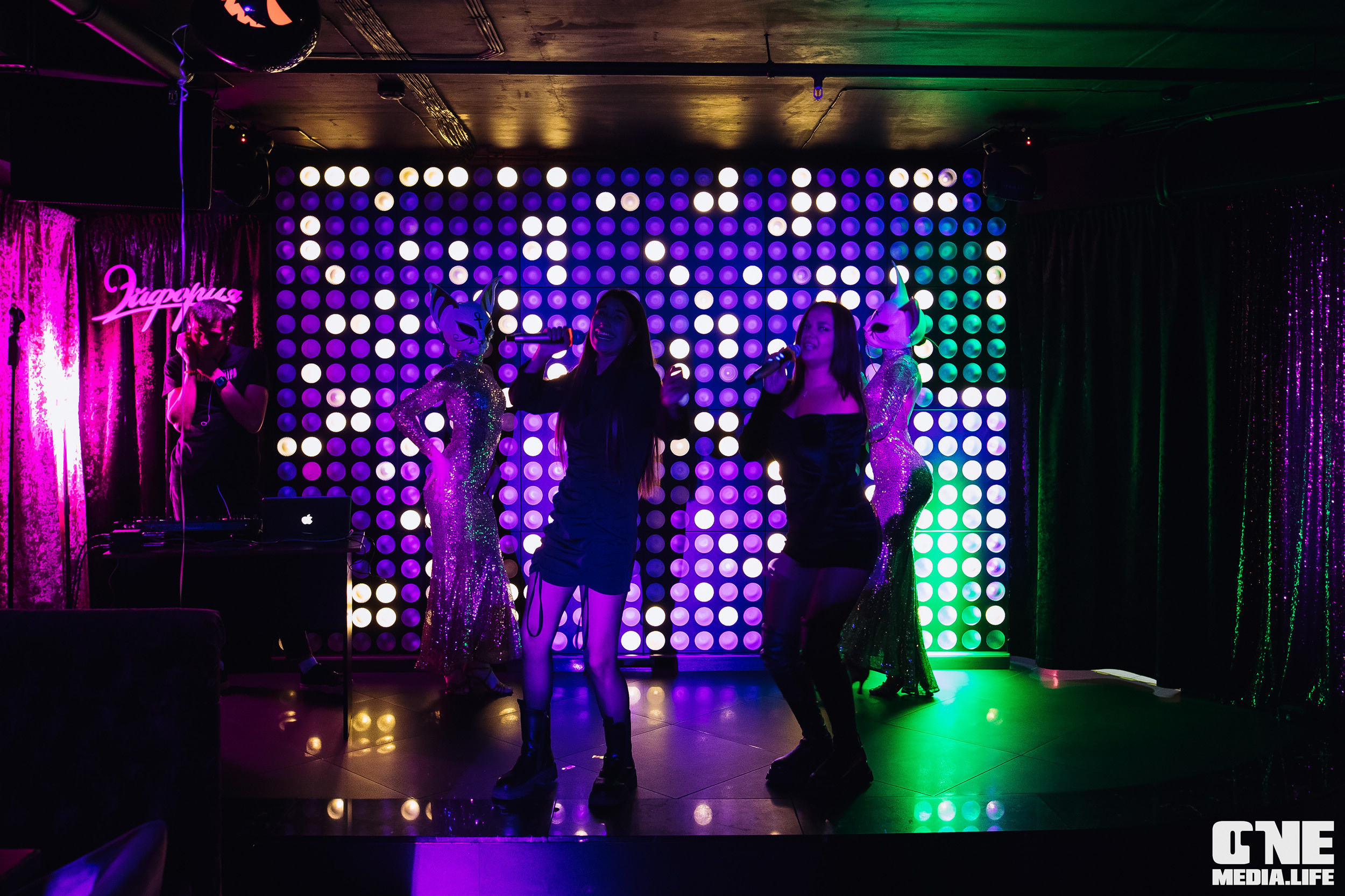 Фоторепортаж из караоке-клуба Эйфория. One Media Life: фоторепортажи, фотоотчеты с мероприятий и заведений
