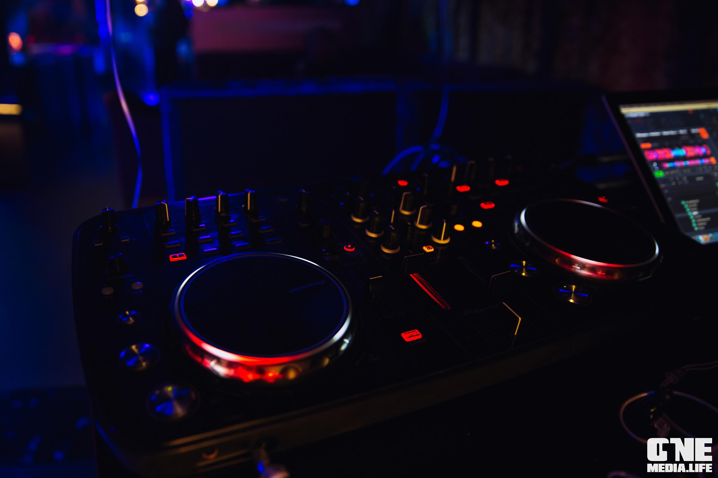 Фоторепортаж из караоке-клуба Эйфория. One Media Life: фоторепортажи, фотоотчеты с мероприятий и заведений