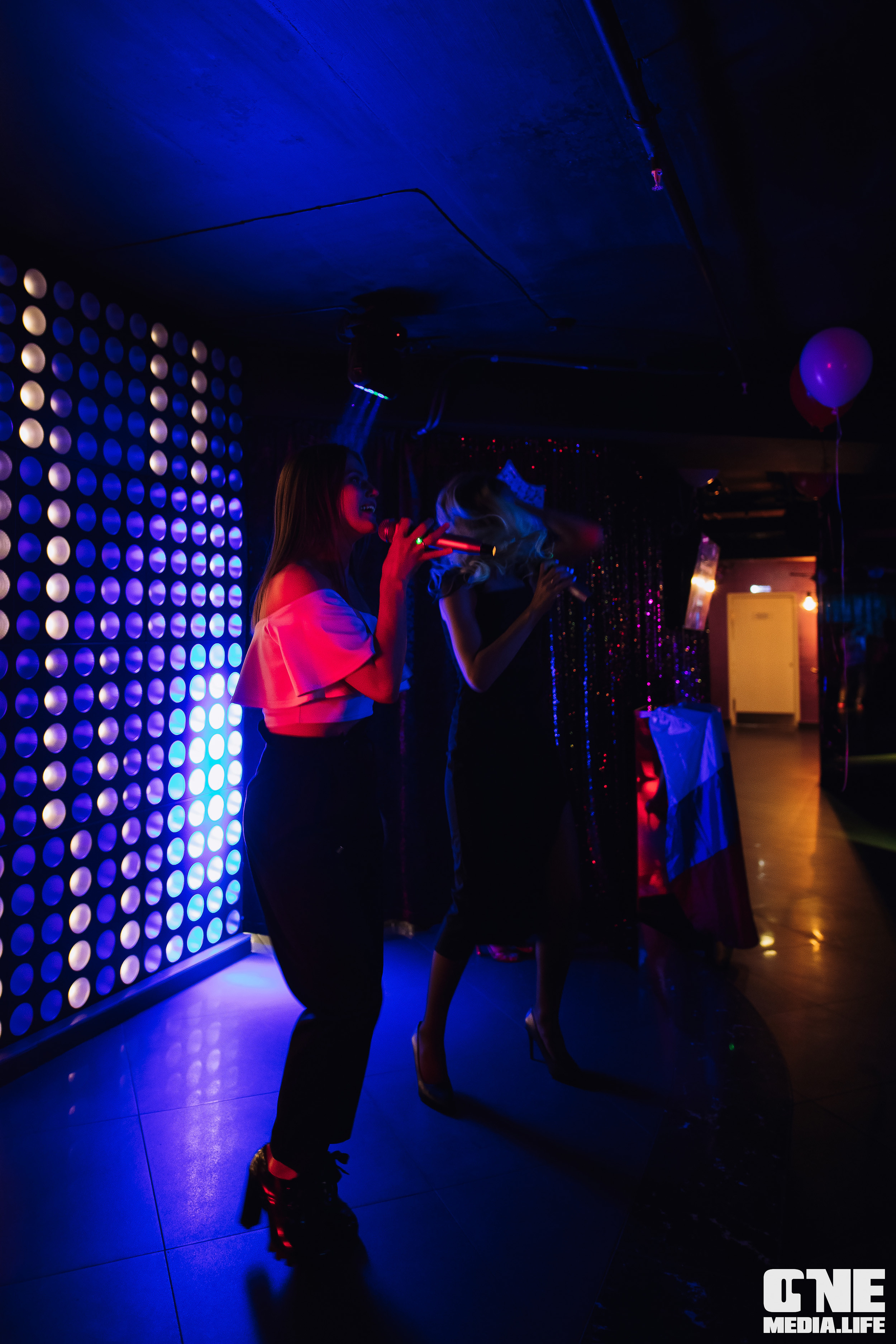 Фоторепортаж из караоке-клуба Эйфория. One Media Life: фоторепортажи, фотоотчеты с мероприятий и заведений