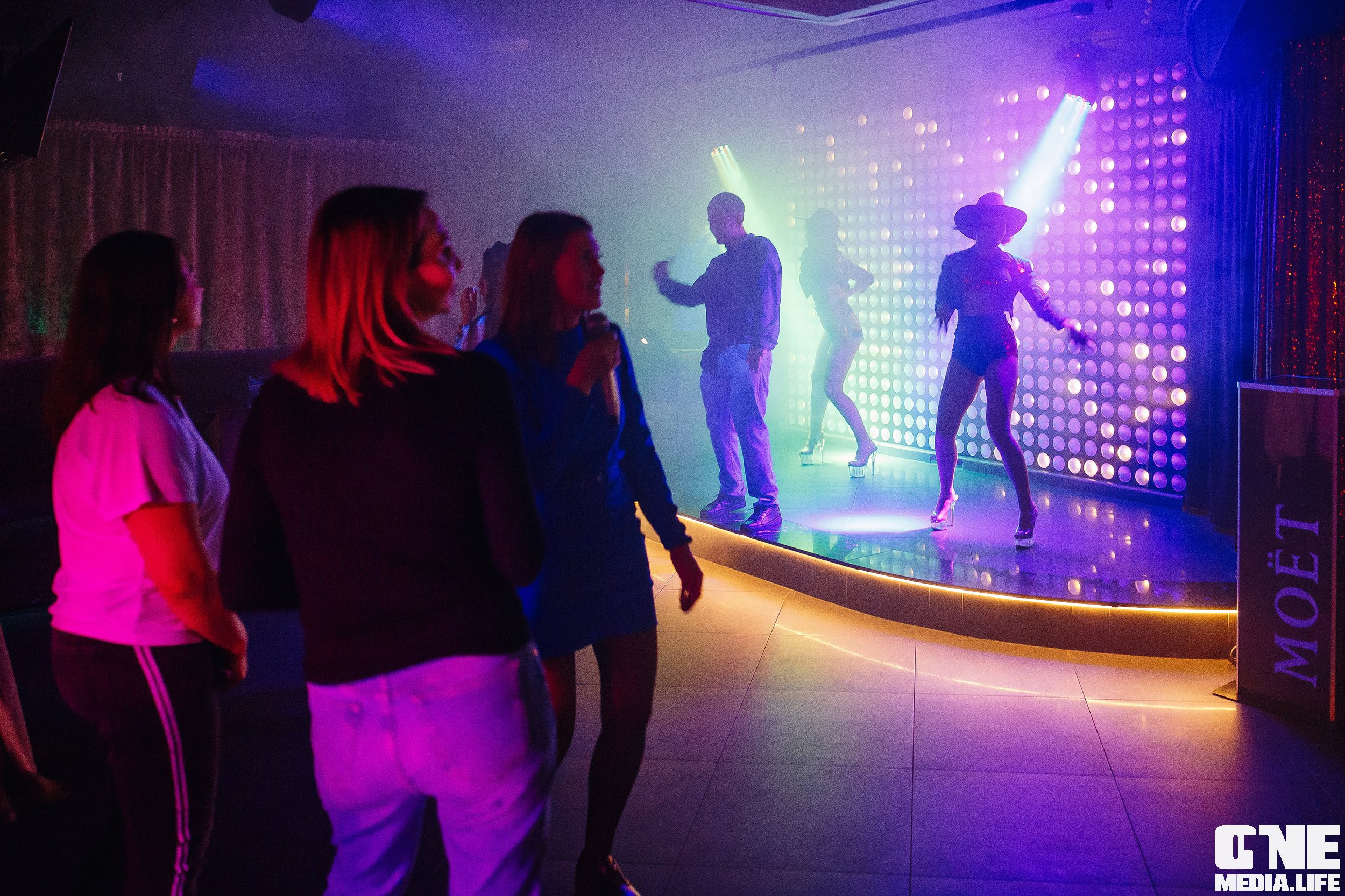 Фоторепортаж из караоке-клуба Эйфория. One Media Life: фоторепортажи, фотоотчеты с мероприятий и заведений