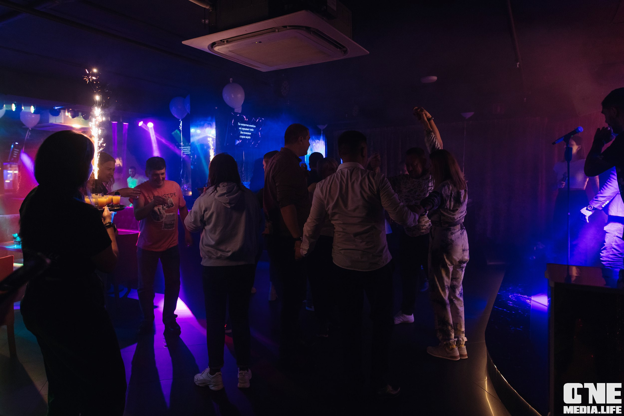Фоторепортаж из караоке-клуба Эйфория. One Media Life: фоторепортажи, фотоотчеты с мероприятий и заведений