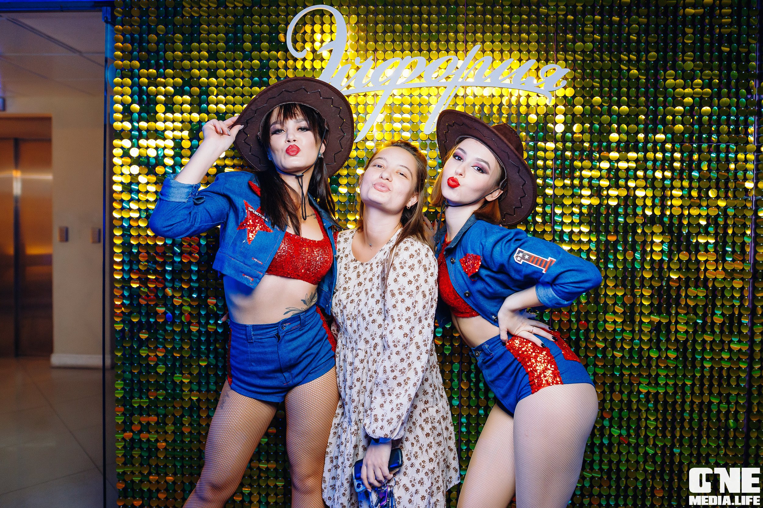 Фоторепортаж из караоке-клуба Эйфория. One Media Life: фоторепортажи, фотоотчеты с мероприятий и заведений