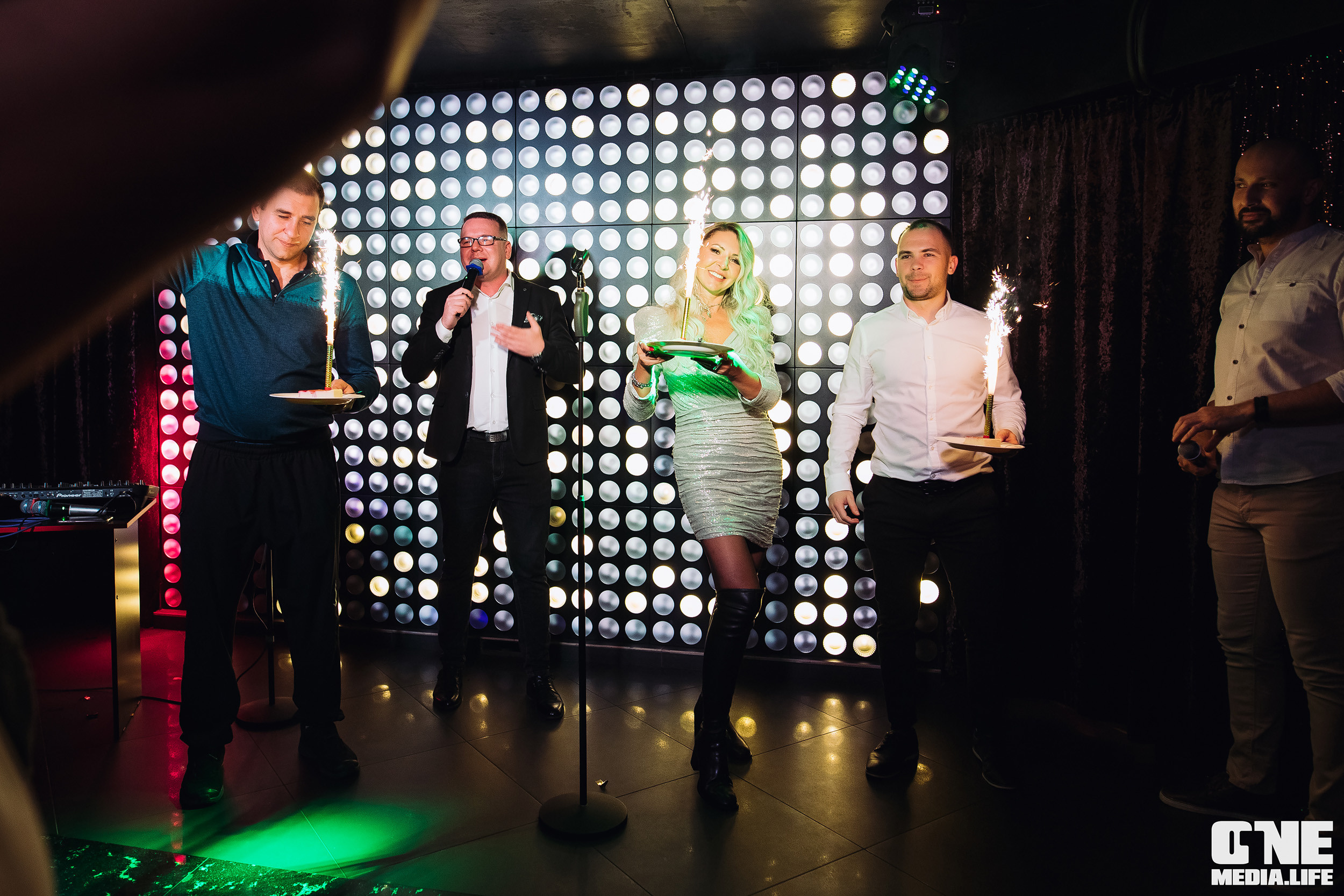 Фоторепортаж из караоке-клуба Эфория. One Media Life: фоторепортажи, фотоотчеты с мероприятий и заведений