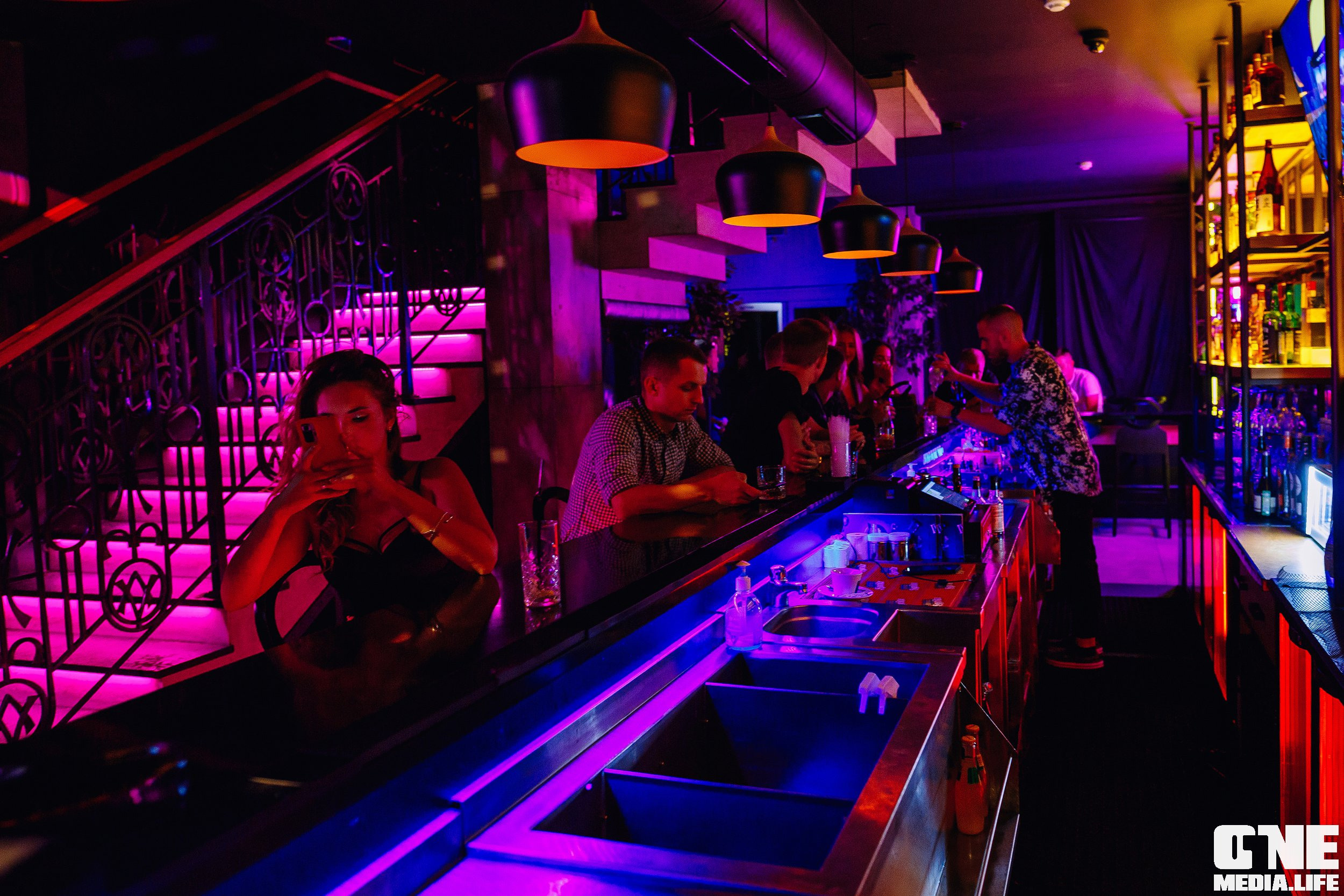 Фоторепортаж из Mirage Disco Bar. One Media Life: фоторепортажи, фотоотчеты с мероприятий и заведений