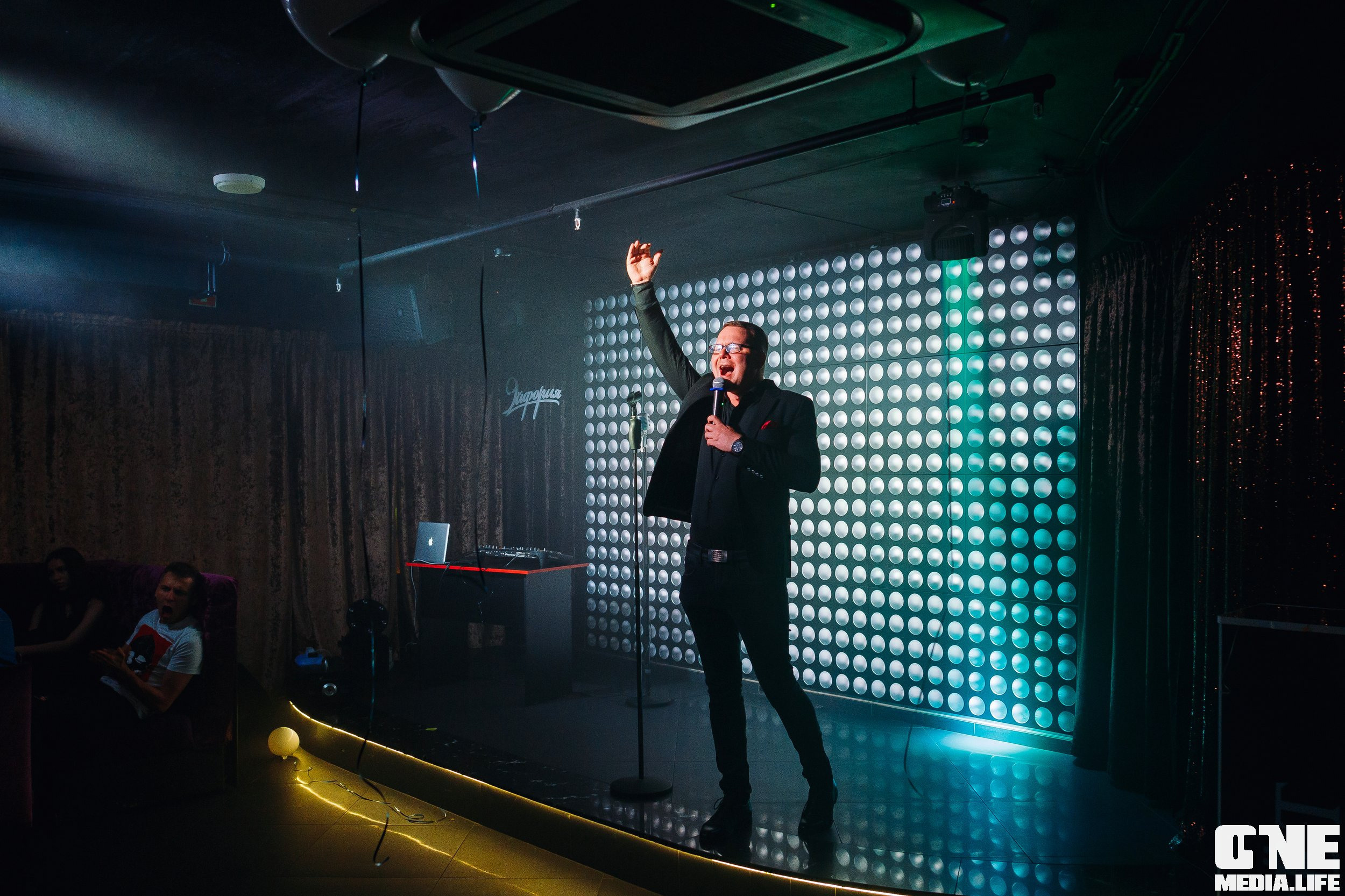 Фоторепортаж из караоке-клубе Эйфория. One Media Life: фоторепортажи, фотоотчеты с мероприятий и заведений