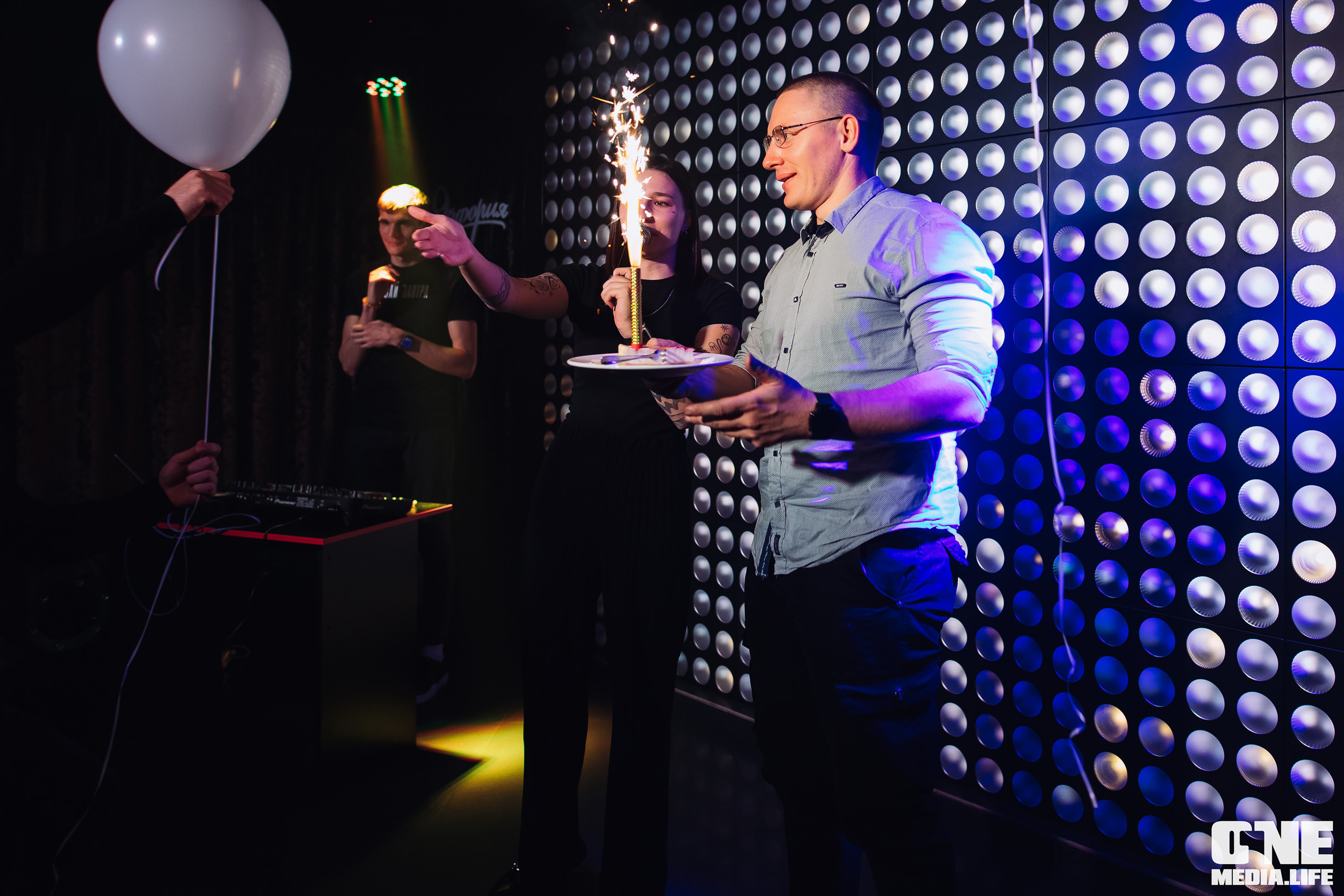 Фоторепортаж из караоке-клуба Эйфория. One Media Life: фоторепортажи, фотоотчеты с мероприятий и заведений