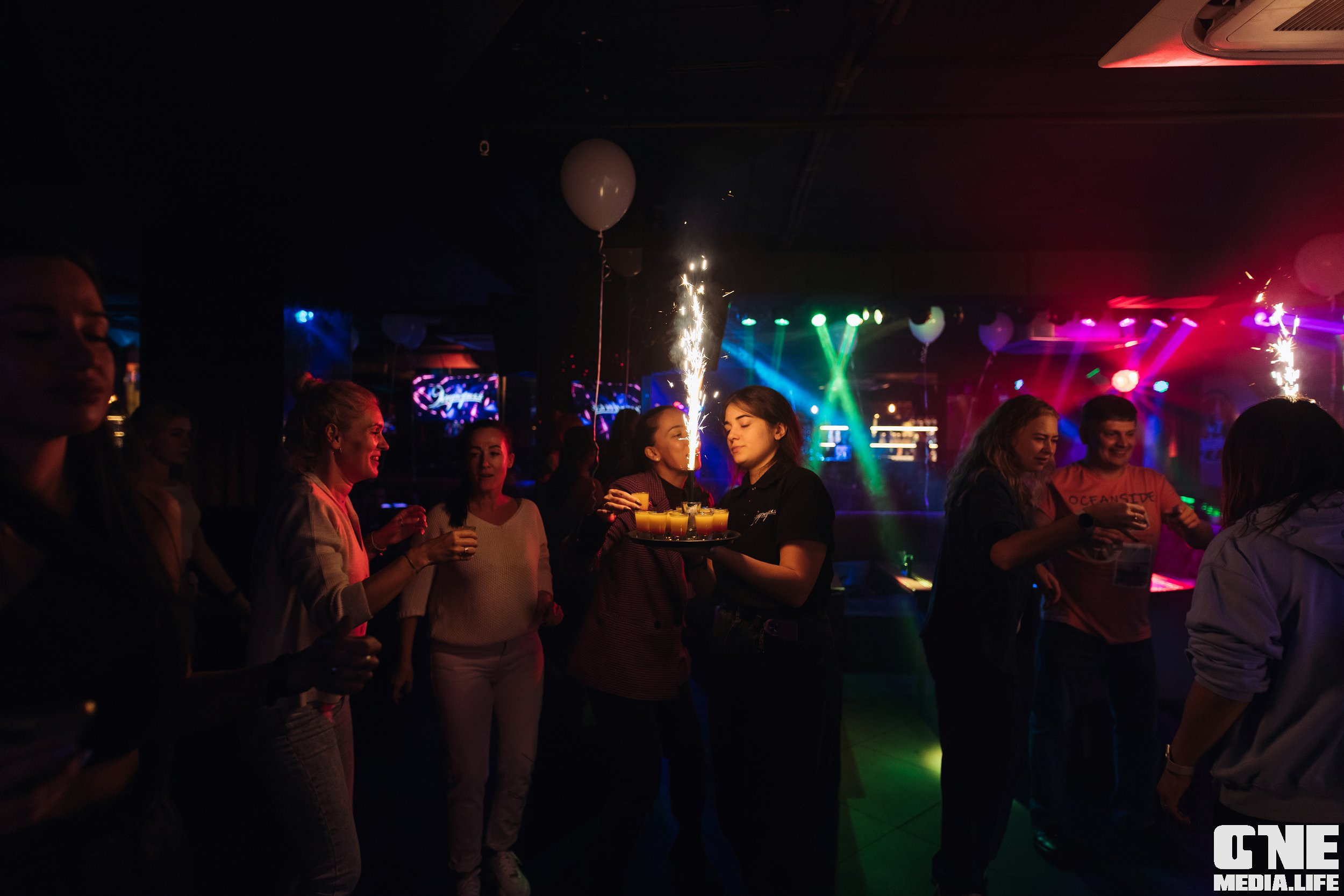 Фоторепортаж из караоке-клуба Эйфория. One Media Life: фоторепортажи, фотоотчеты с мероприятий и заведений