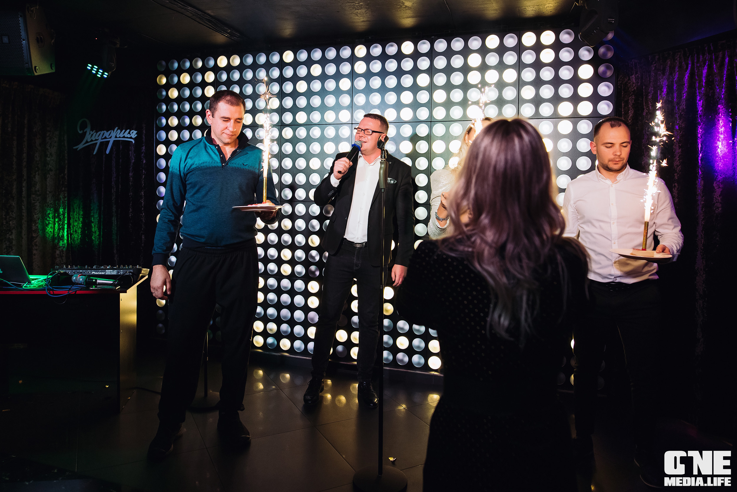 Фоторепортаж из караоке-клуба Эфория. One Media Life: фоторепортажи, фотоотчеты с мероприятий и заведений