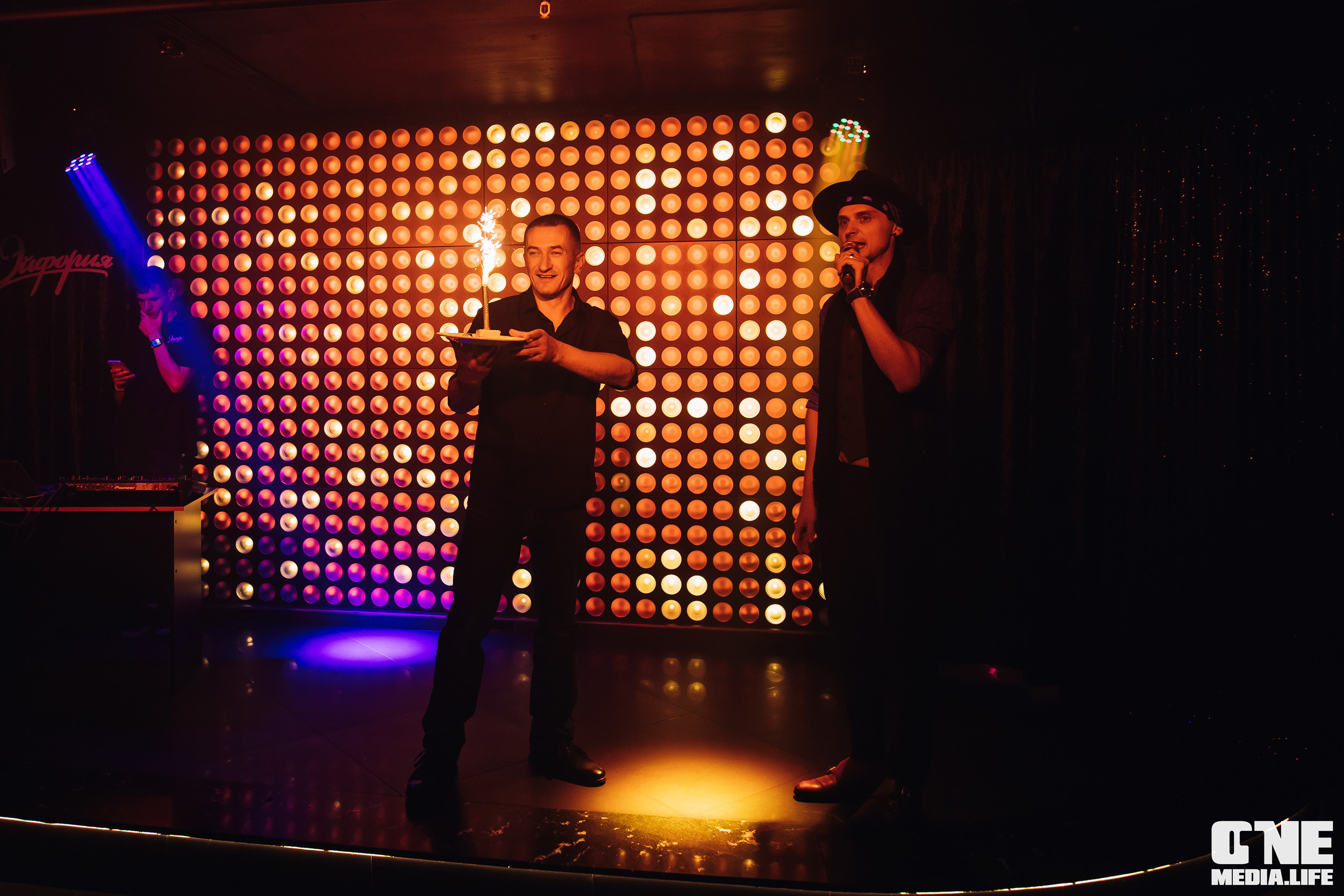 Фоторепортаж из караоке-клуба Эйфория. One Media Life: фоторепортажи, фотоотчеты с мероприятий и заведений