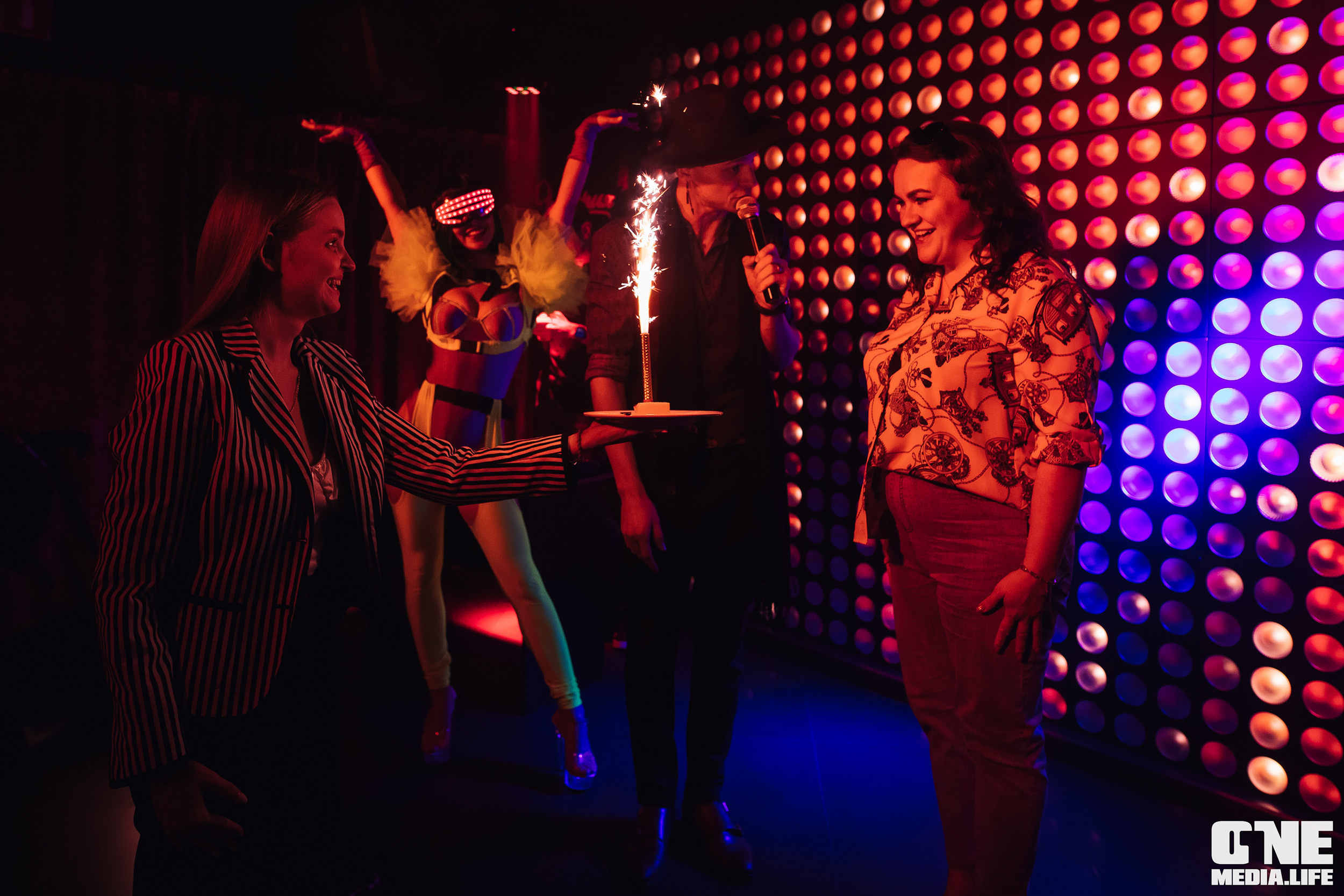 Фоторепортаж из караоке-клуба Эйфория. One Media Life: фоторепортажи, фотоотчеты с мероприятий и заведений