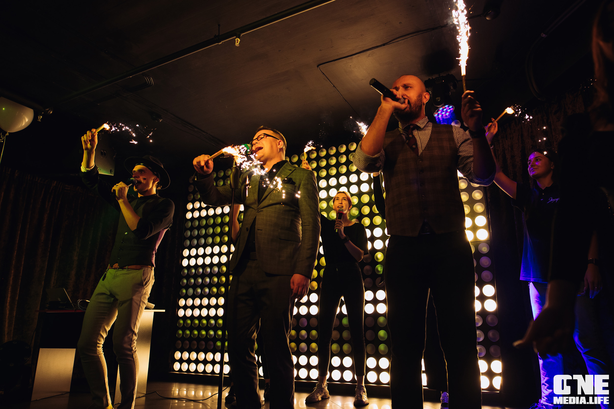 Фоторепортаж из караоке-клуба Эйфория. One Media Life: фоторепортажи, фотоотчеты с мероприятий и заведений