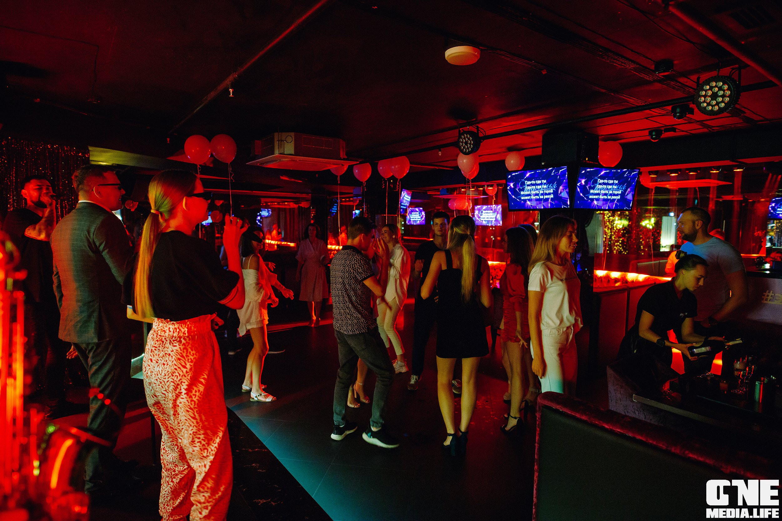 Фоторепортаж из караоке-клуба Эйфория. One Media Life: фоторепортажи, фотоотчеты с мероприятий и заведений