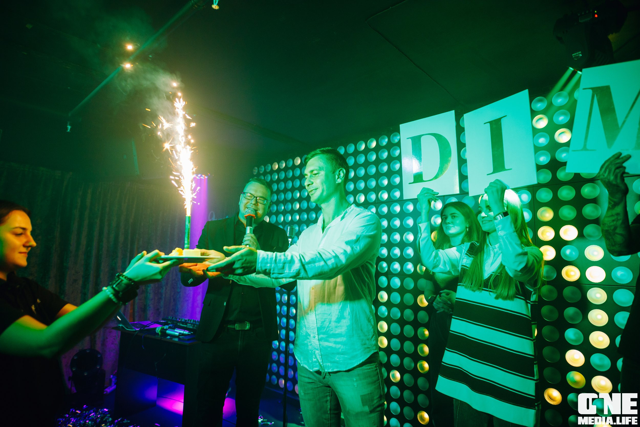 Фоторепортаж из караоке-клубе Эйфория. One Media Life: фоторепортажи, фотоотчеты с мероприятий и заведений