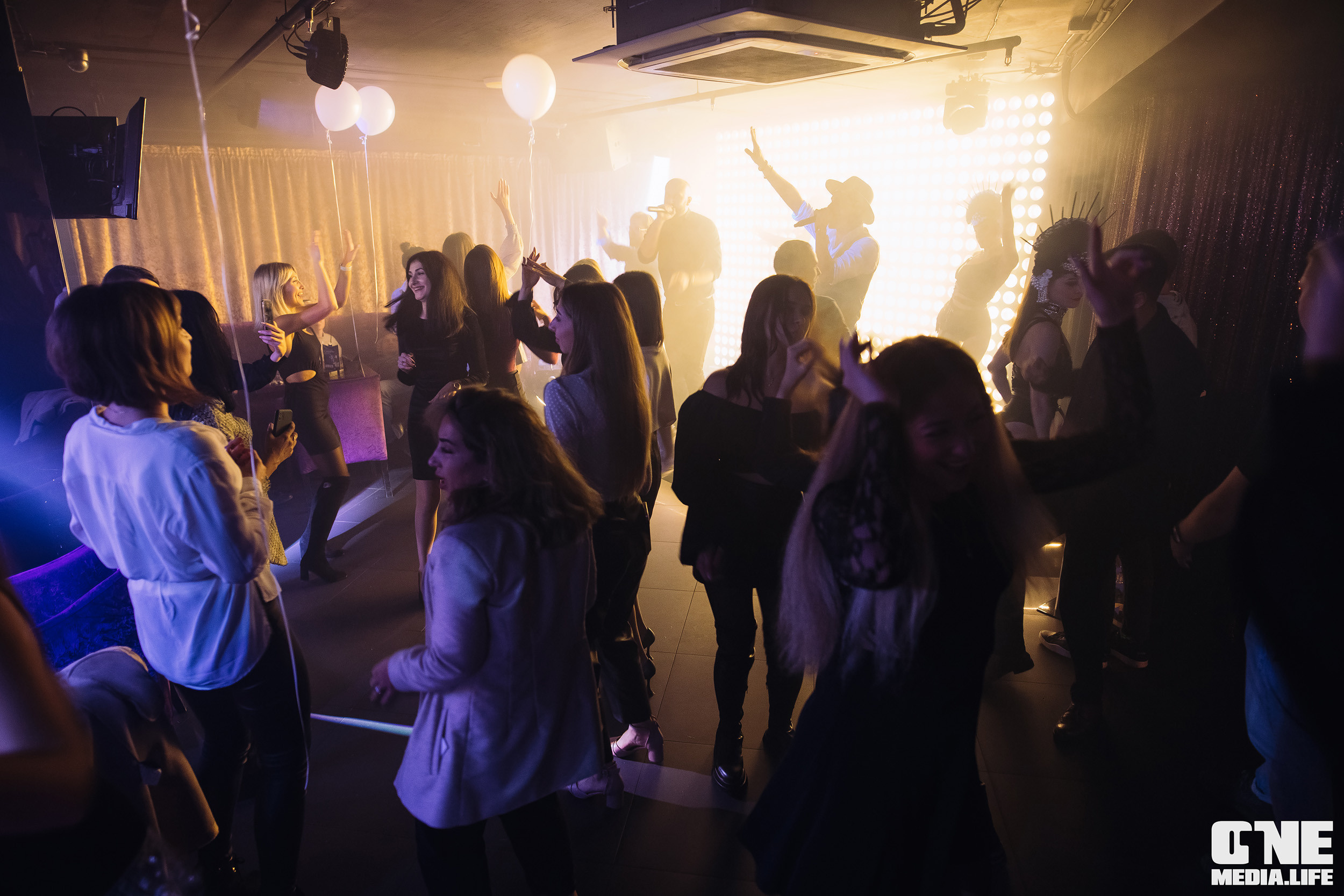 Фоторепортаж из караоке-клуба Эйфория. One Media Life: фоторепортажи, фотоотчеты с мероприятий и заведений