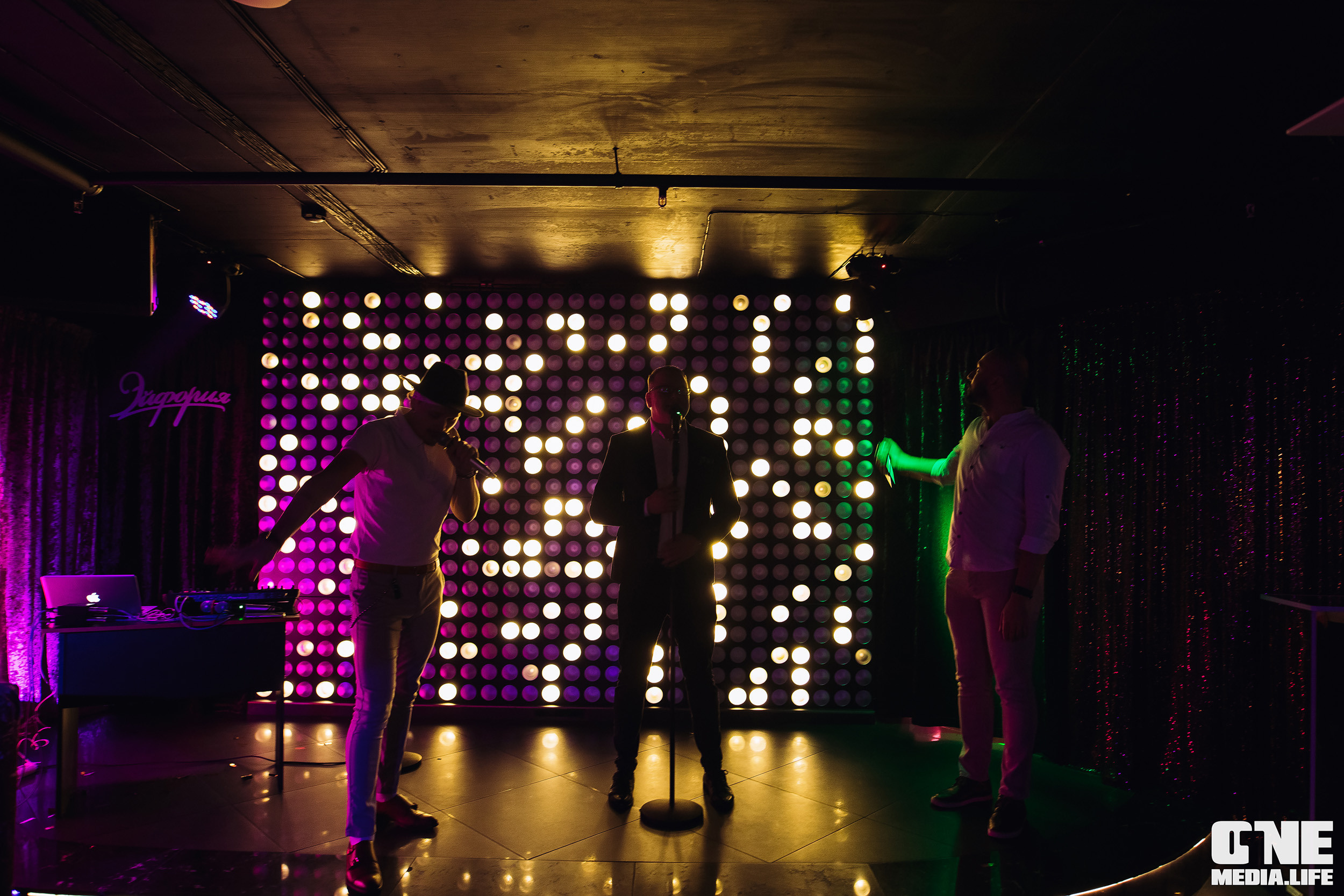 Фоторепортаж из караоке-клуба Эфория. One Media Life: фоторепортажи, фотоотчеты с мероприятий и заведений