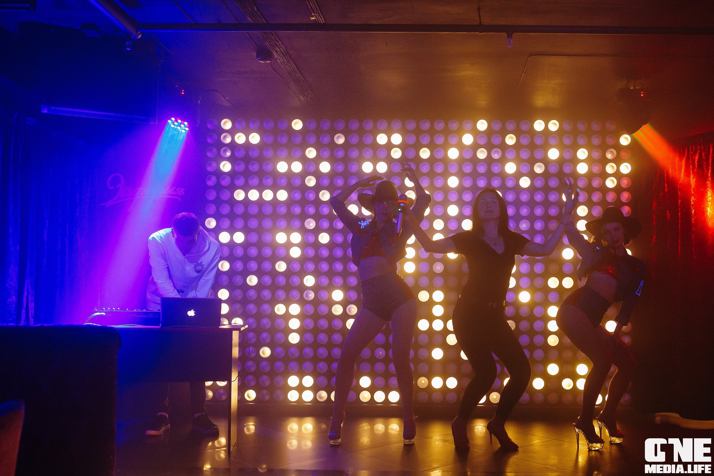 Фоторепортаж из караоке-клуба Эйфория. One Media Life: фоторепортажи, фотоотчеты с мероприятий и заведений