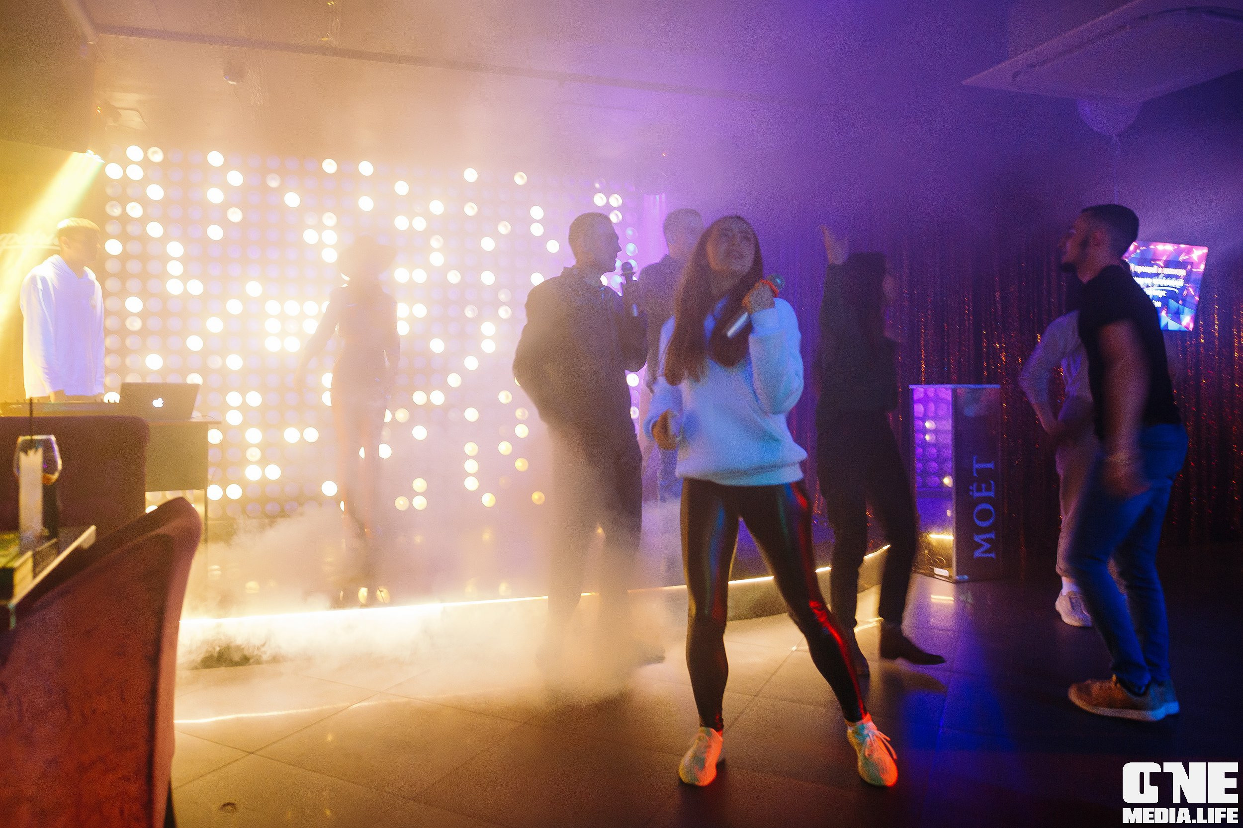 Фоторепортаж из караоке-клуба Эйфория. One Media Life: фоторепортажи, фотоотчеты с мероприятий и заведений