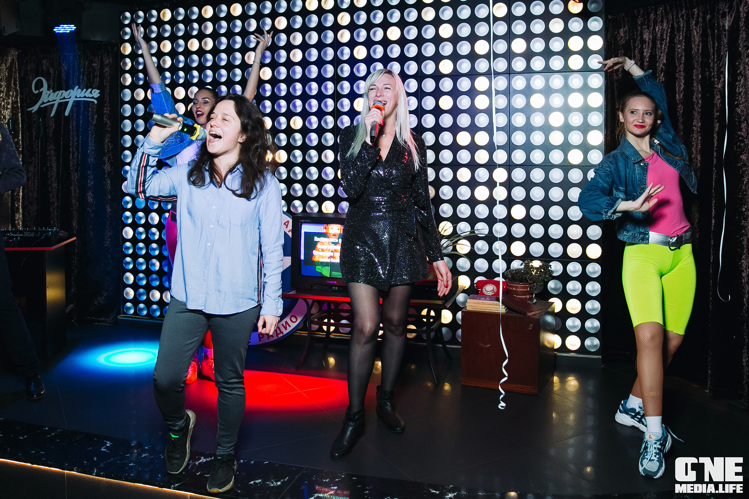 Фоторепортаж из караоке-клуба Эфория. One Media Life: фоторепортажи, фотоотчеты с мероприятий и заведений