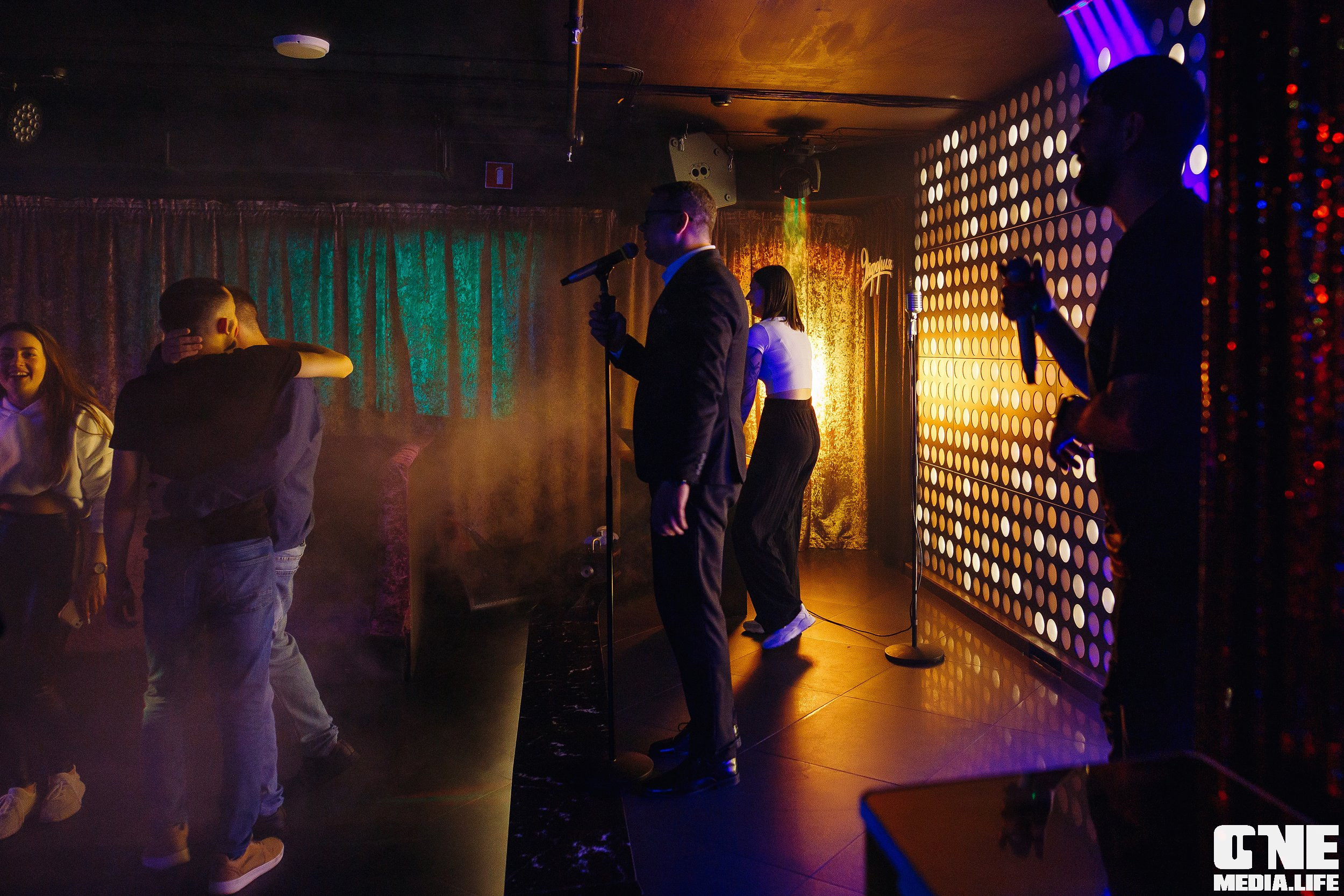 Фоторепортаж из караоке-клуба Эйфория. One Media Life: фоторепортажи, фотоотчеты с мероприятий и заведений