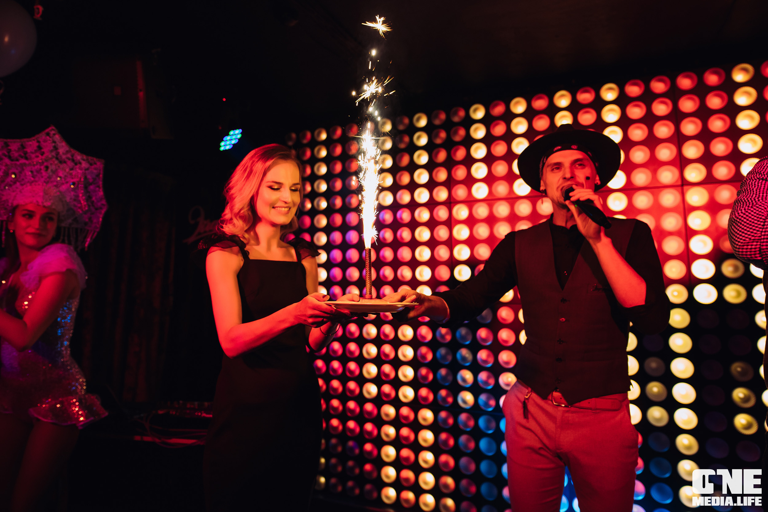 Фоторепортаж из караоке-клуба Эйфория. One Media Life: фоторепортажи, фотоотчеты с мероприятий и заведений