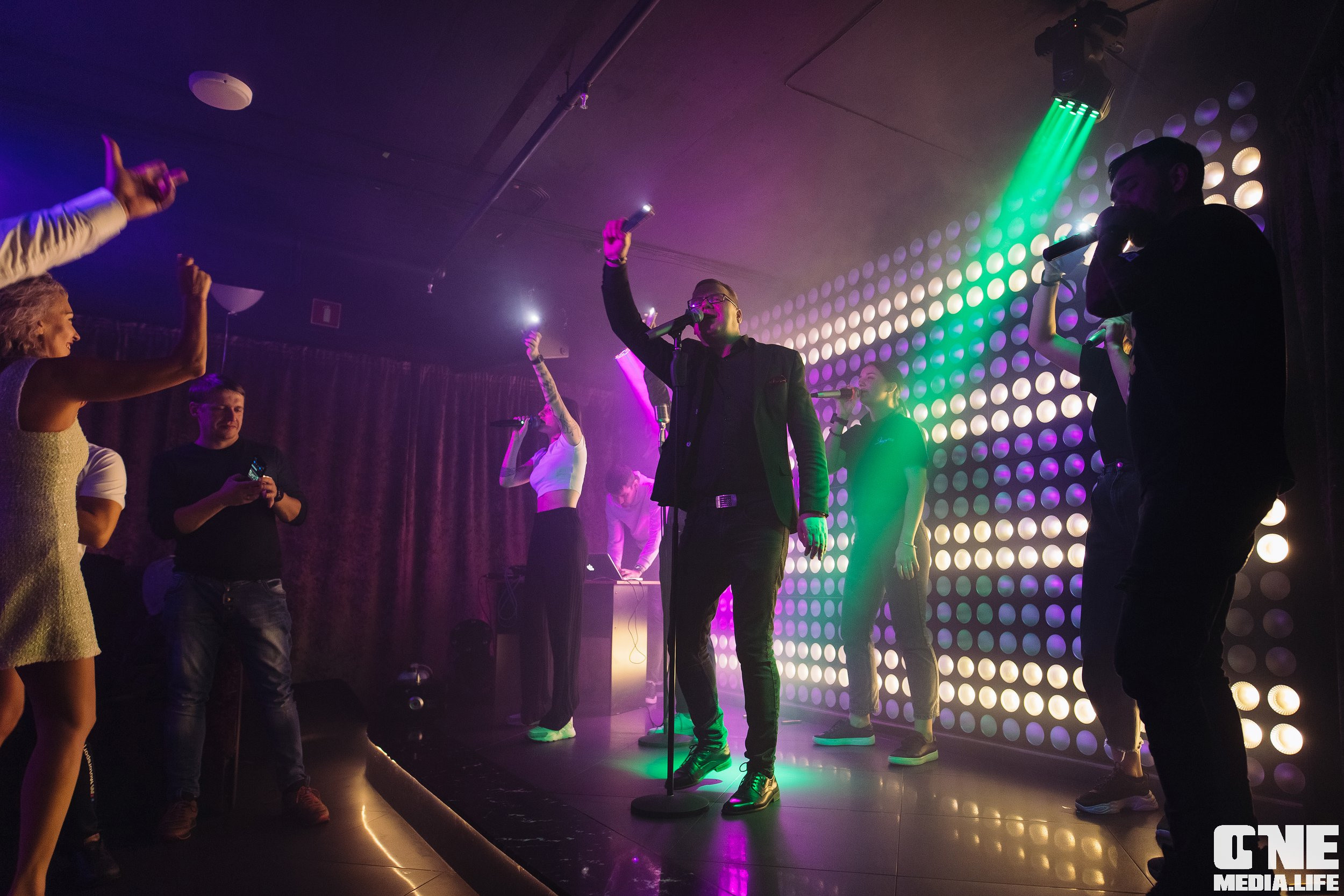 Фоторепортаж из караоке-клуба Эйфория. One Media Life: фоторепортажи, фотоотчеты с мероприятий и заведений