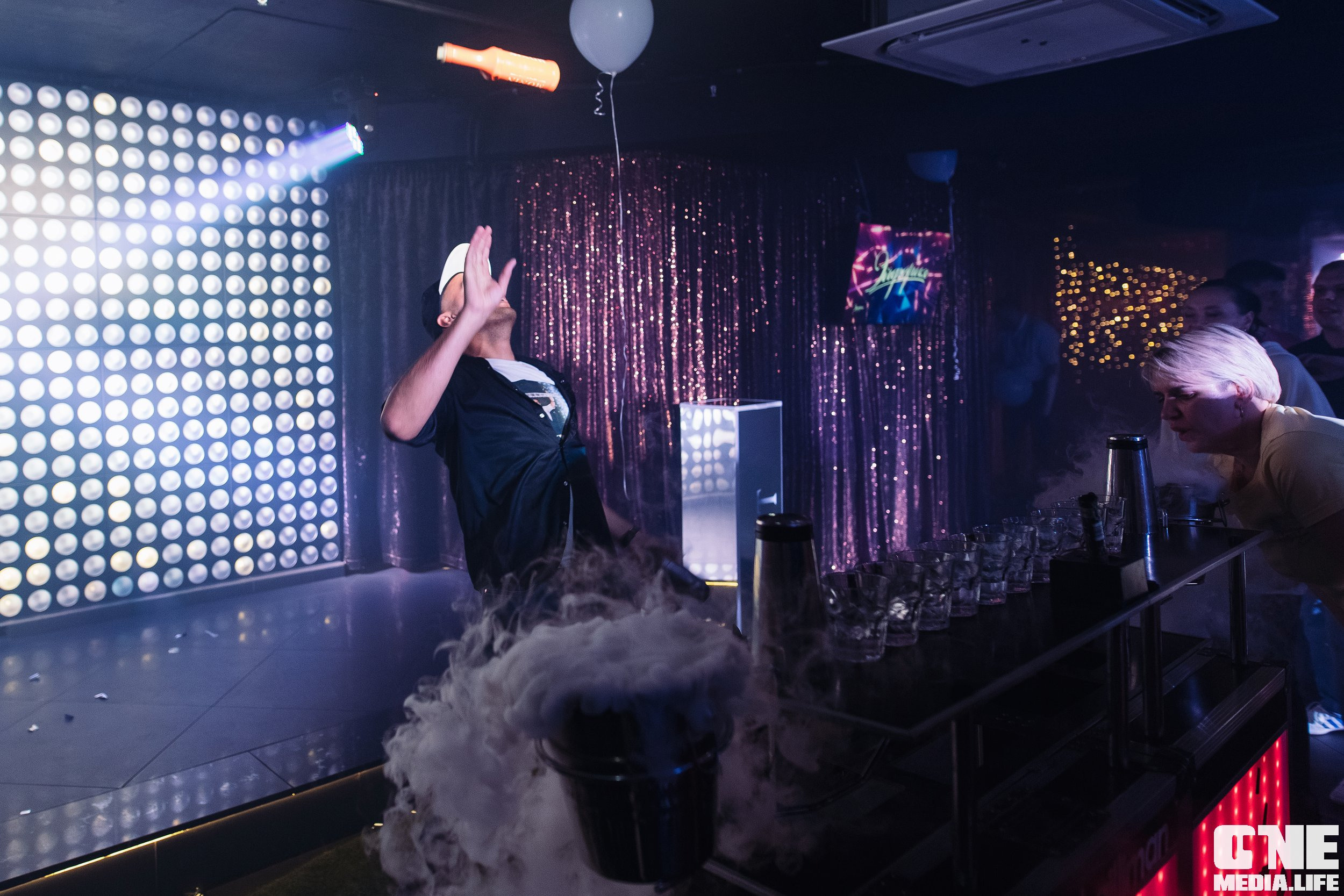 Фоторепортаж из караоке-клуба Эйфория. One Media Life: фоторепортажи, фотоотчеты с мероприятий и заведений