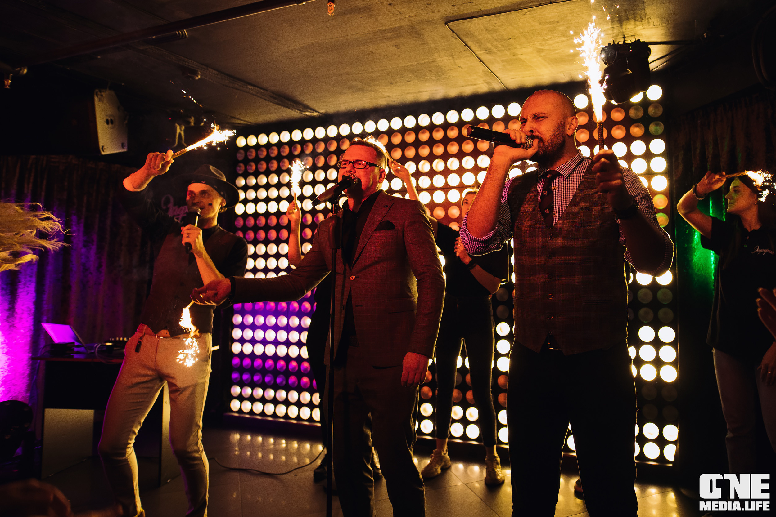 Фоторепортаж из караоке-клуба Эйфория. One Media Life: фоторепортажи, фотоотчеты с мероприятий и заведений