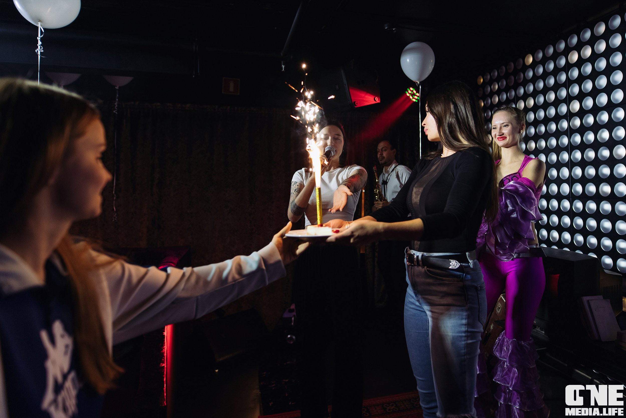 Фоторепортаж из караоке-клуба Эйфория. One Media Life: фоторепортажи, фотоотчеты с мероприятий и заведений