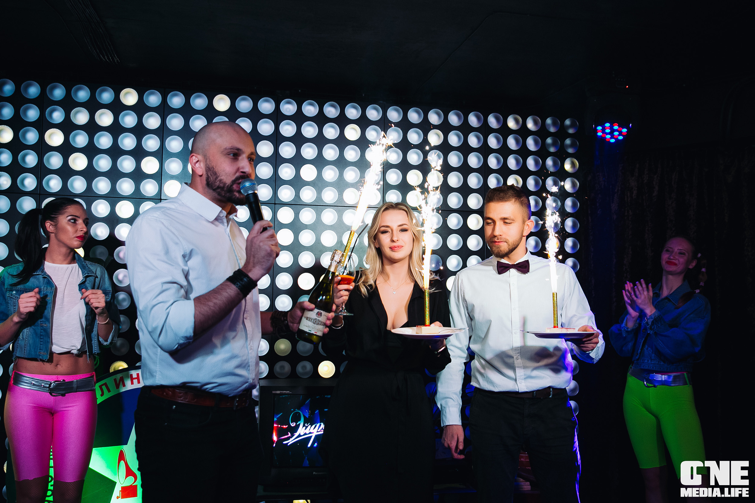 Фоторепортаж из караоке-клуба Эфория. One Media Life: фоторепортажи, фотоотчеты с мероприятий и заведений