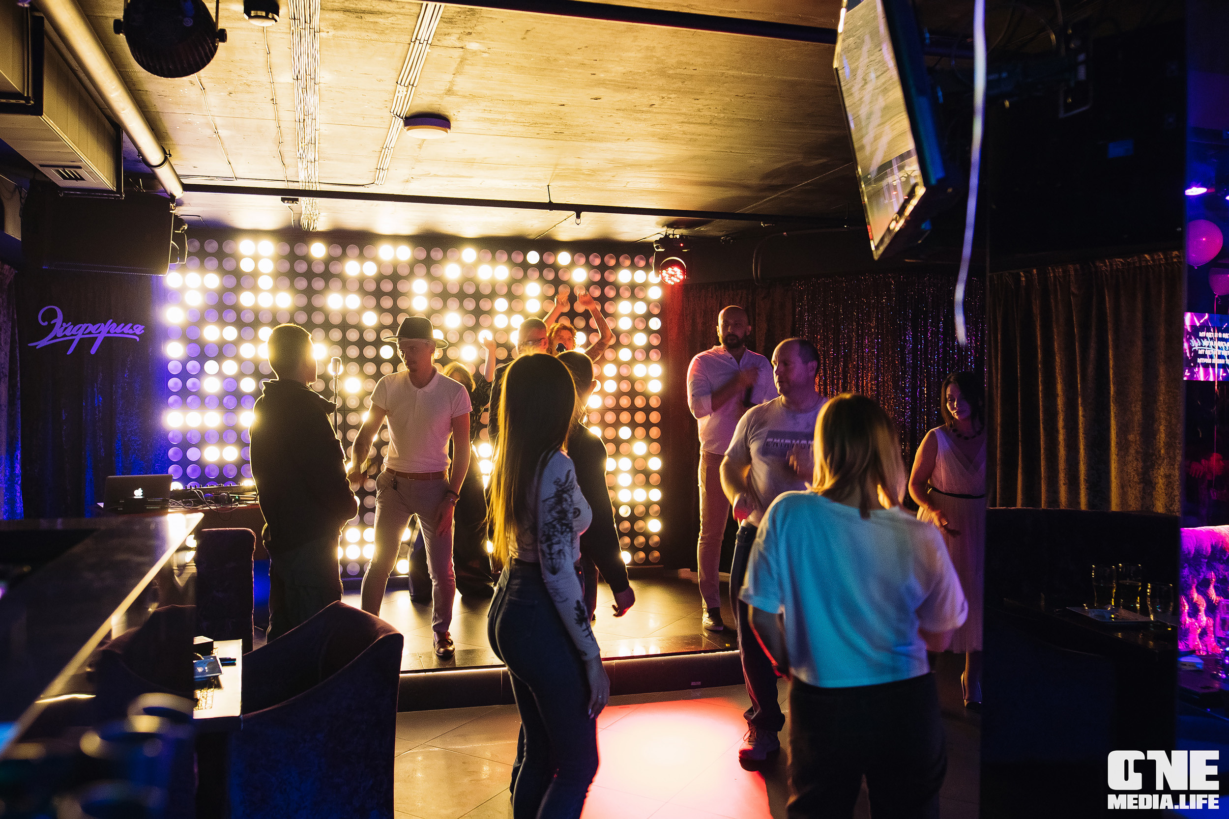 Фоторепортаж из караоке-клуба Эфория. One Media Life: фоторепортажи, фотоотчеты с мероприятий и заведений