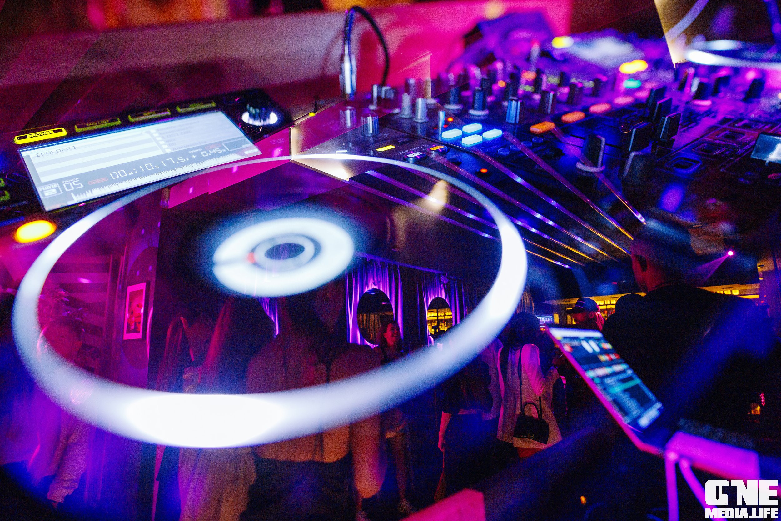 Фоторепортаж из Mirage Disco Bar. One Media Life: фоторепортажи, фотоотчеты с мероприятий и заведений