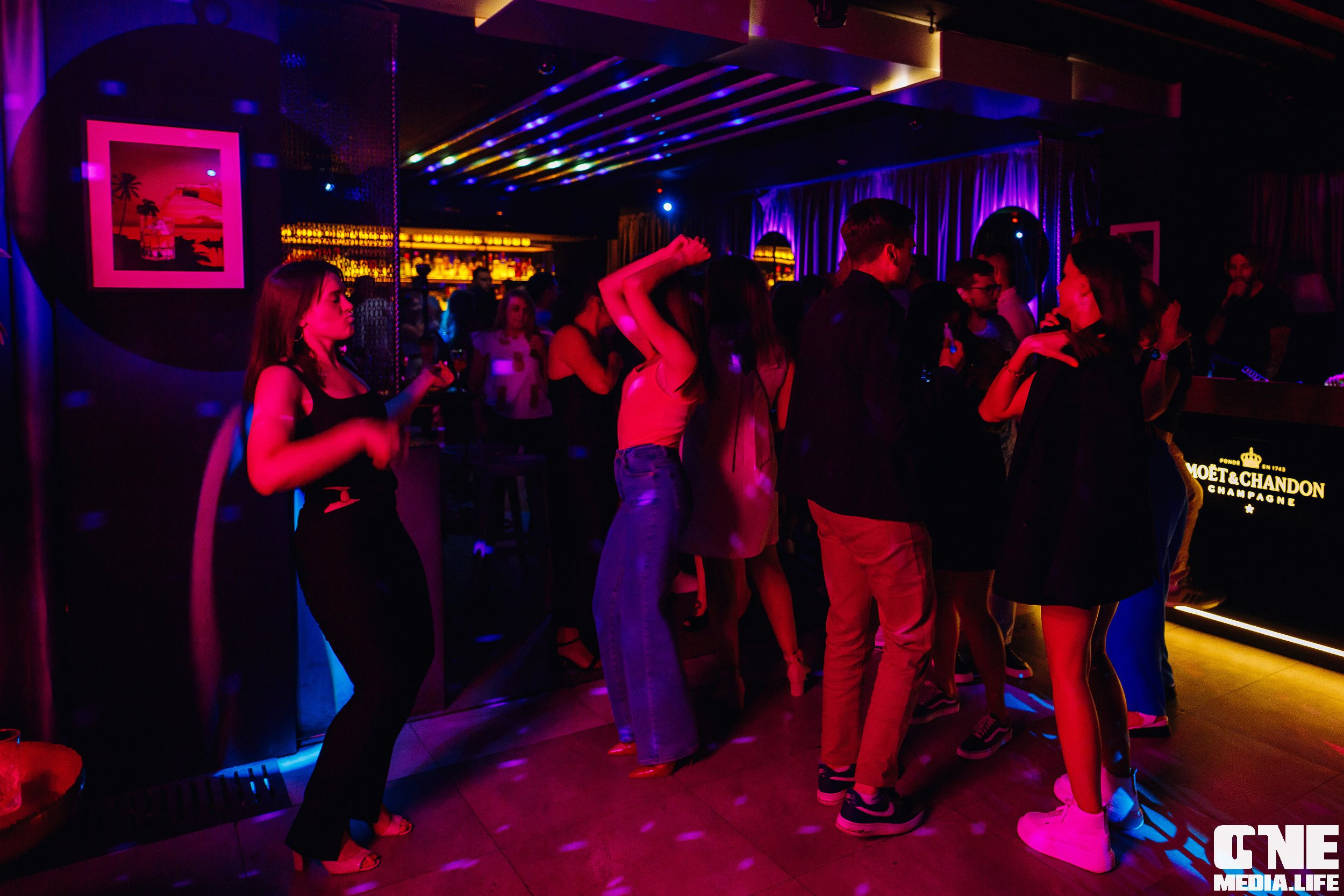 Фоторепортаж из Mirage Disco Bar. One Media Life: фоторепортажи, фотоотчеты с мероприятий и заведений