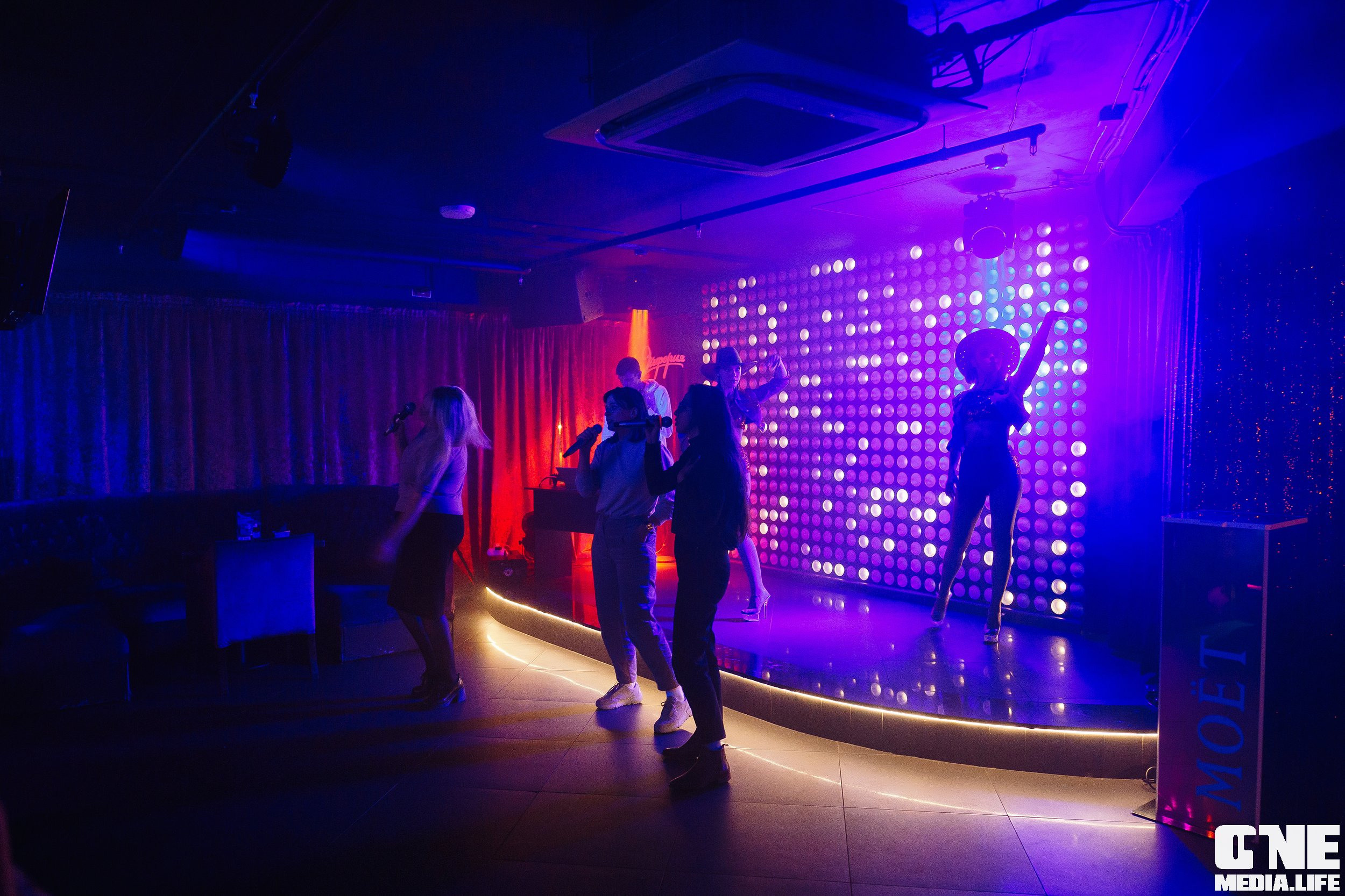 Фоторепортаж из караоке-клуба Эйфория. One Media Life: фоторепортажи, фотоотчеты с мероприятий и заведений