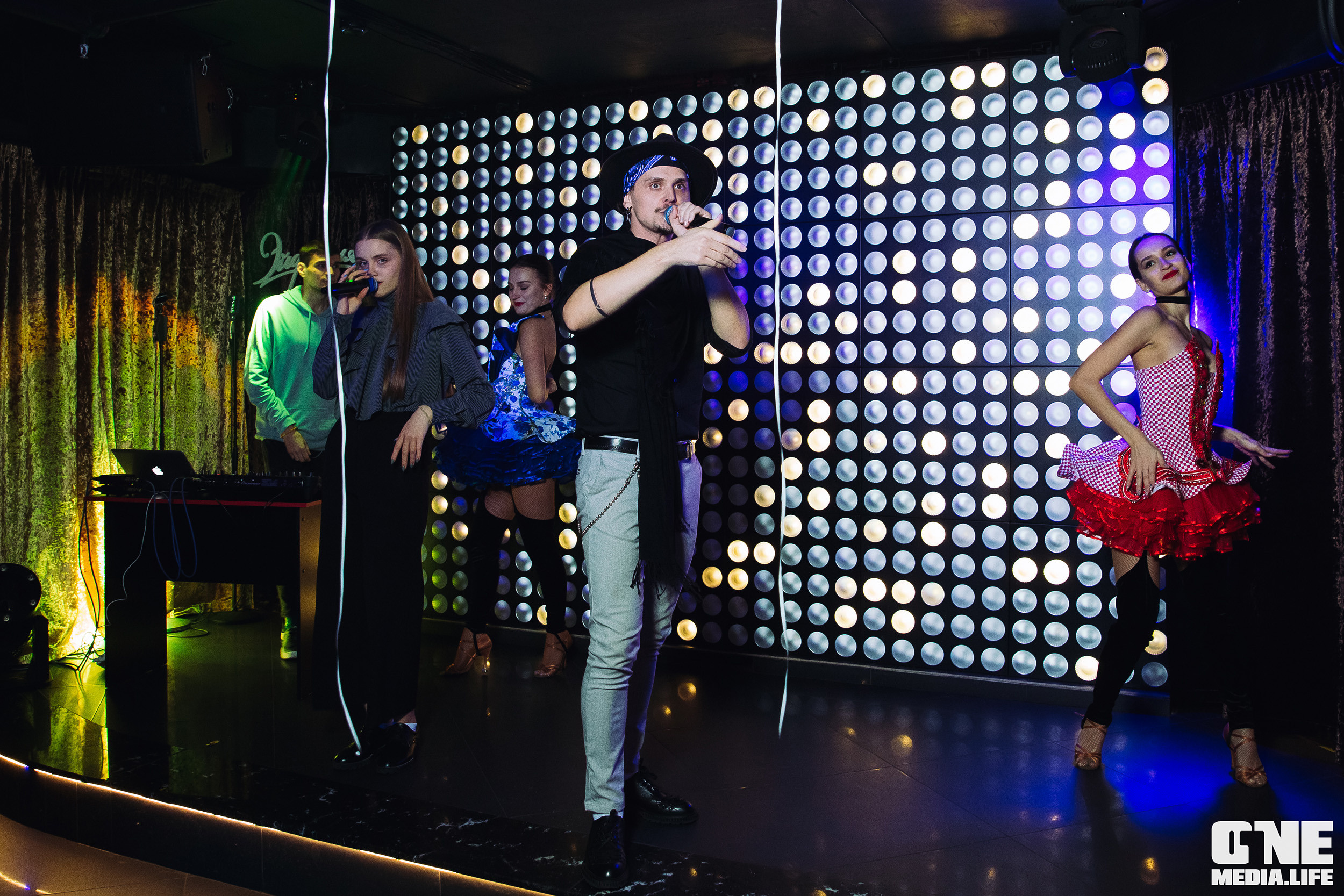 Фоторепортаж из караоке-клуба Эйфория. One Media Life: фоторепортажи, фотоотчеты с мероприятий и заведений