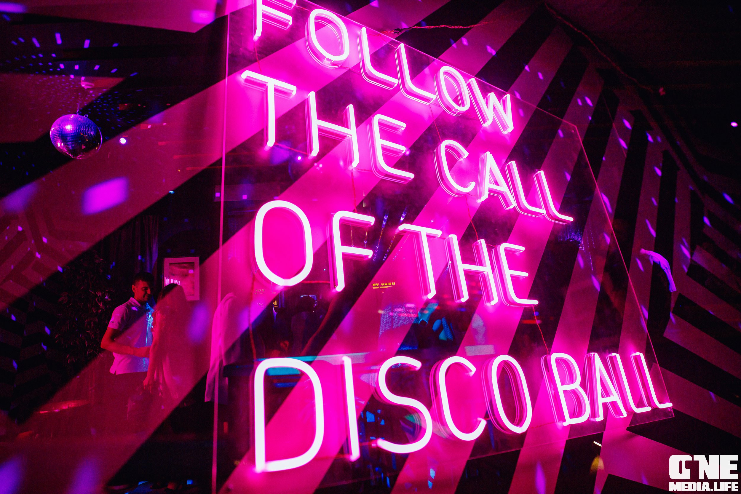 Фоторепортаж из Mirage Disco Bar. One Media Life: фоторепортажи, фотоотчеты с мероприятий и заведений