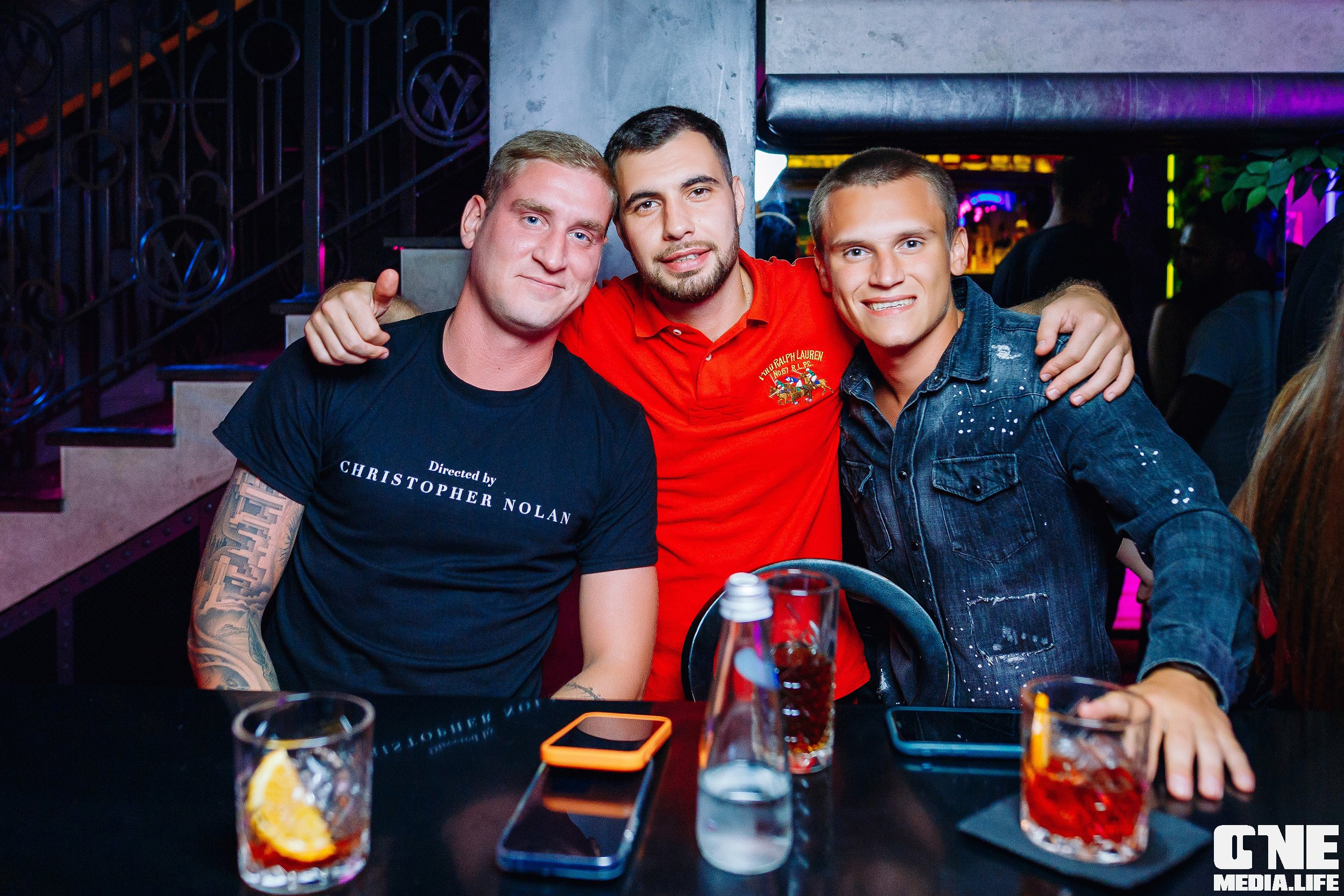 Фоторепортаж из Mirage Disco Bar. One Media Life: фоторепортажи, фотоотчеты с мероприятий и заведений