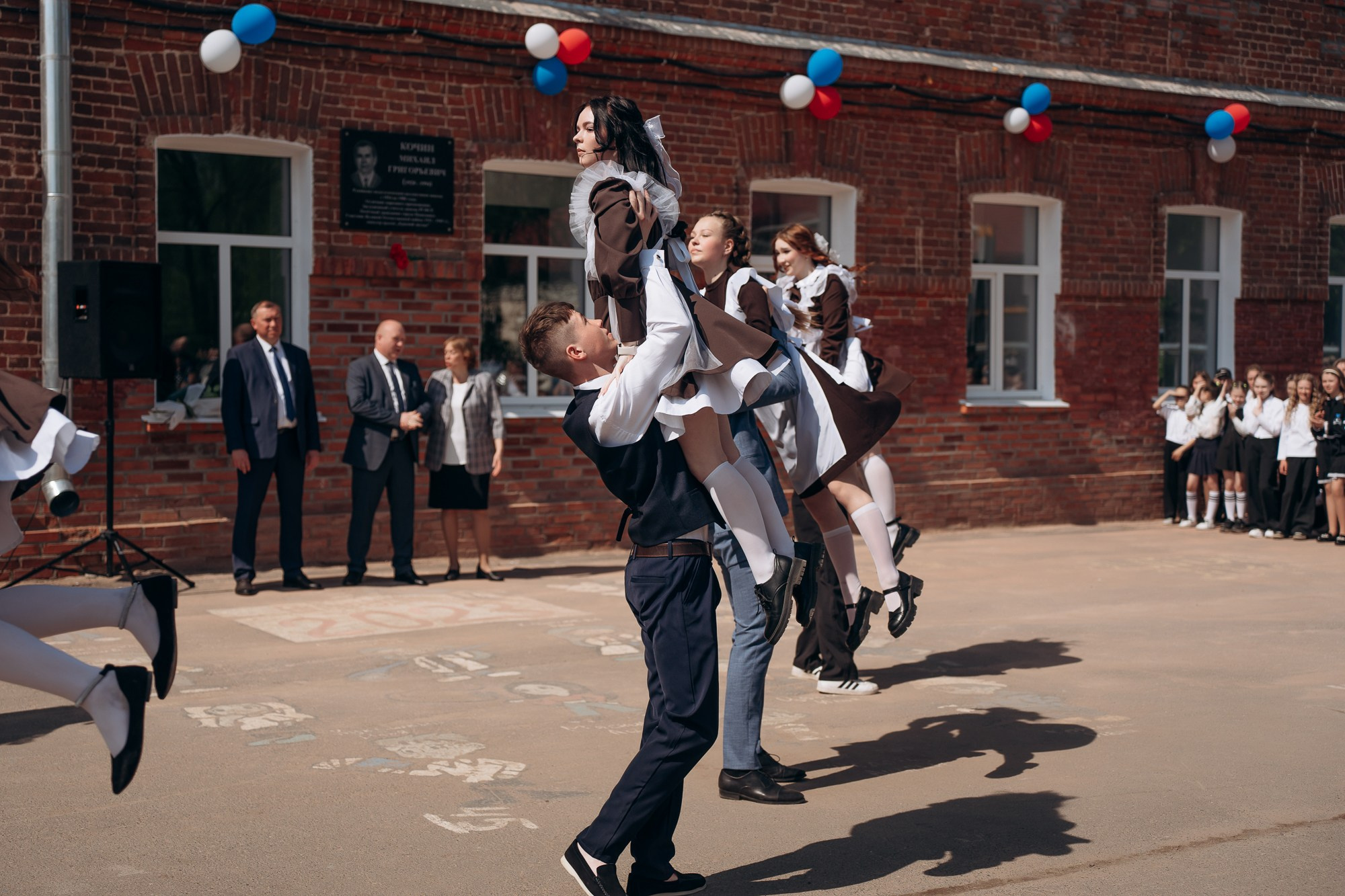 Последний звонок, 11 класс. Свадебный и репортажный фотограф в Ярославле Евгений Сальников