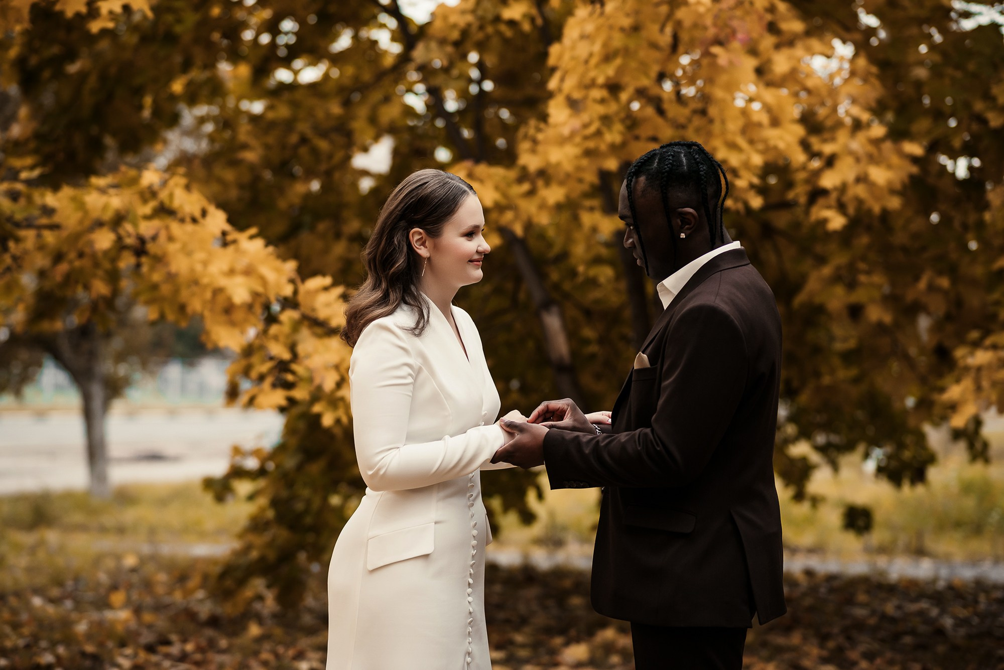 Свадебная осенняя фотосессия в кленах. Свадебный и репортажный фотограф в Ярославле Евгений Сальников