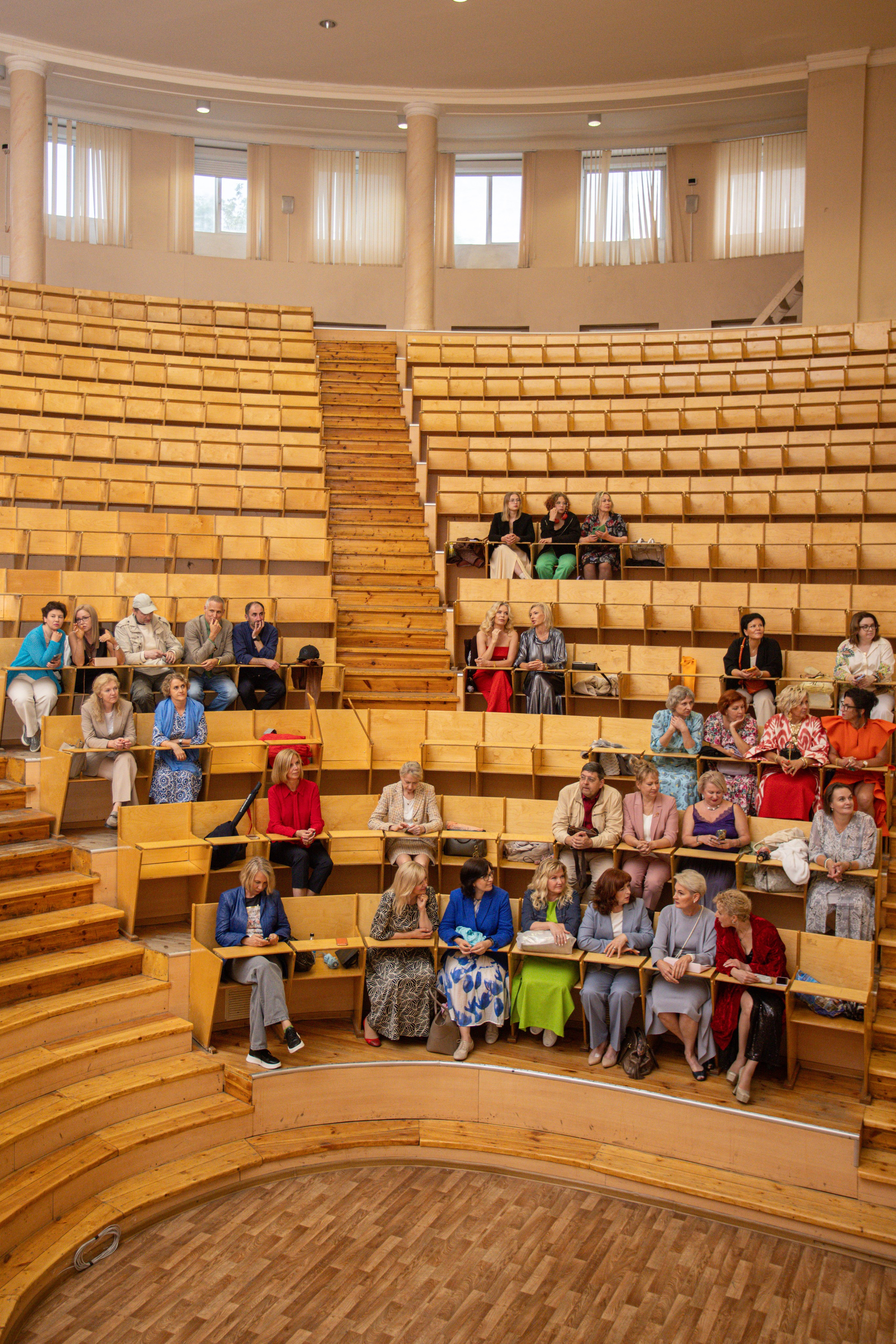 Встреча выпускников. Стоматологи СПб. Семейный фотограф в Вышнем Волочке — Ульяна Иванова | Фотосессии для всей семьи