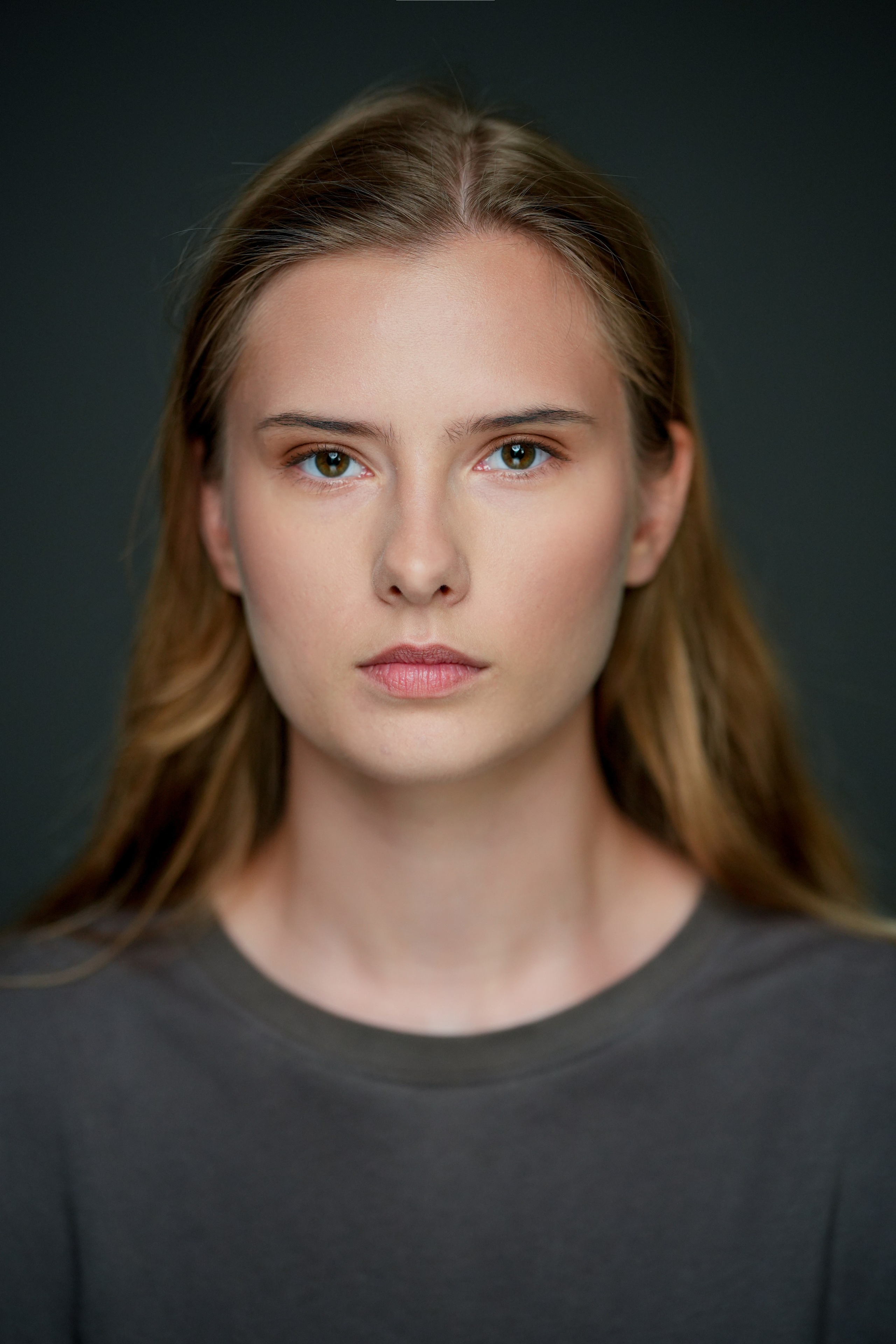 Актриса Юлиана Высоцкая. Портретная съемка в Москве, студийный фотограф Игорь Фомин
