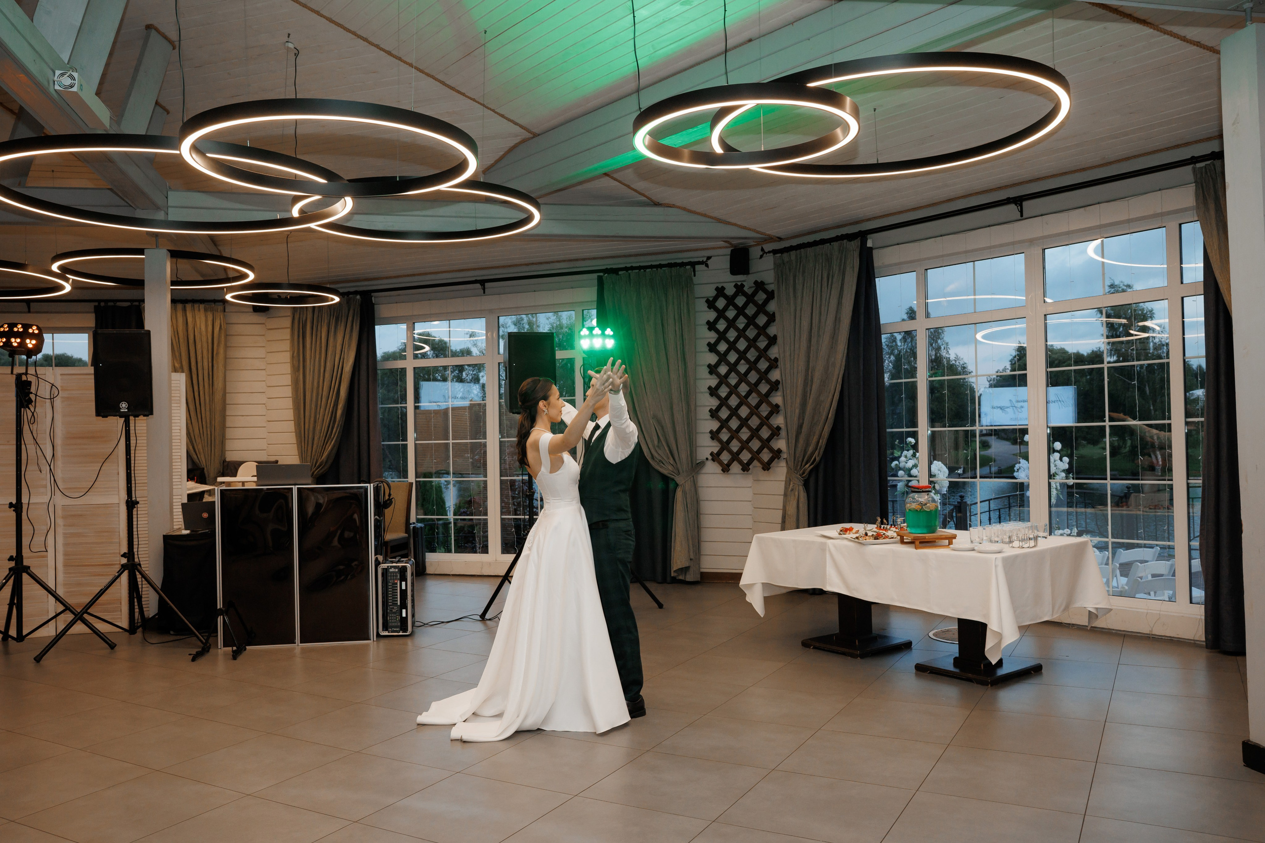 Регистрация в отеле Fish Point, ЗАГС Бутово, прогулка в Остафьево. Свадебный и репортажный фотограф (Москва, Королев и другие)